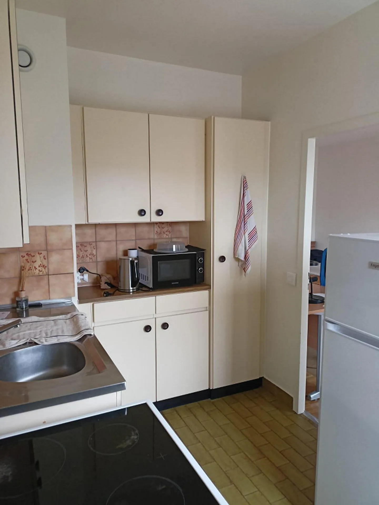 Riconsegna del contratto di affitto per un affascinante appartamento con 2 stanze a Chêne-Bourg - Foto 2 di 8