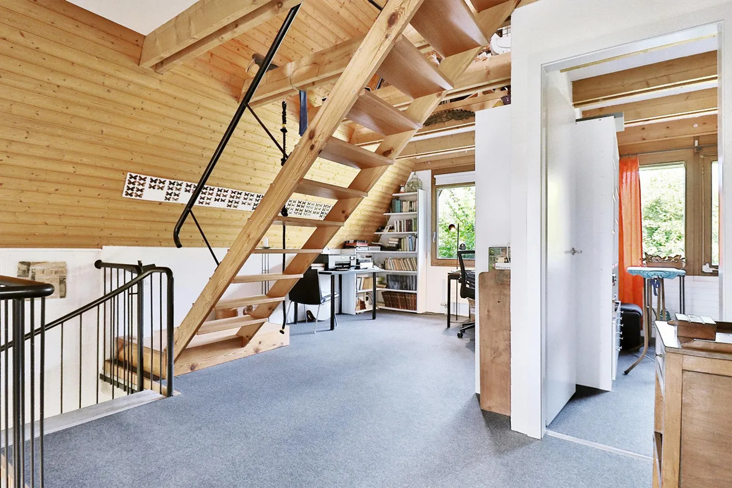 Grosses Doppeleinfamilienhaus in grüner Umgebung - Photo 13 of 18