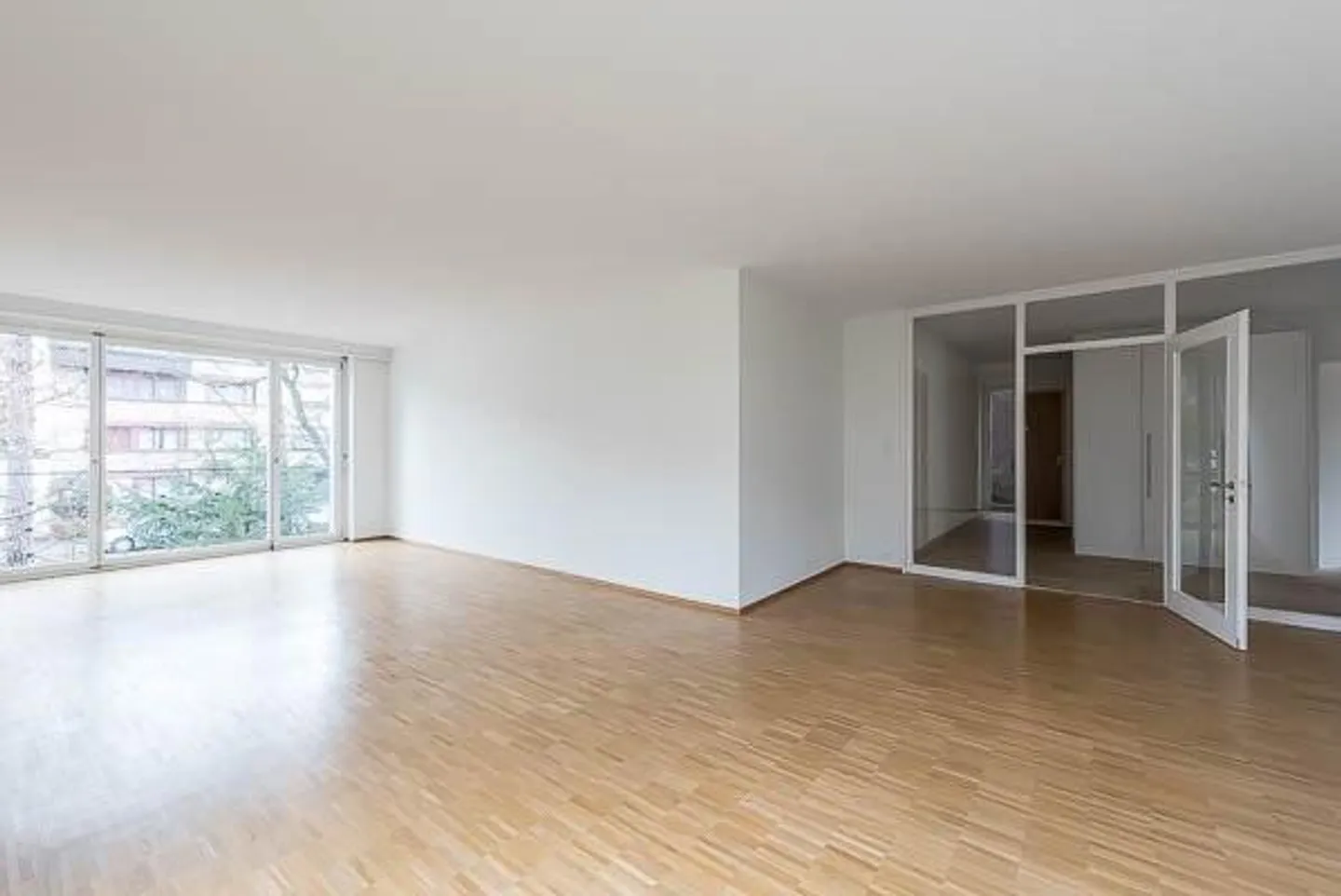 Beautifully renovated apartment in quiet Gellert - Photo 2 of 9