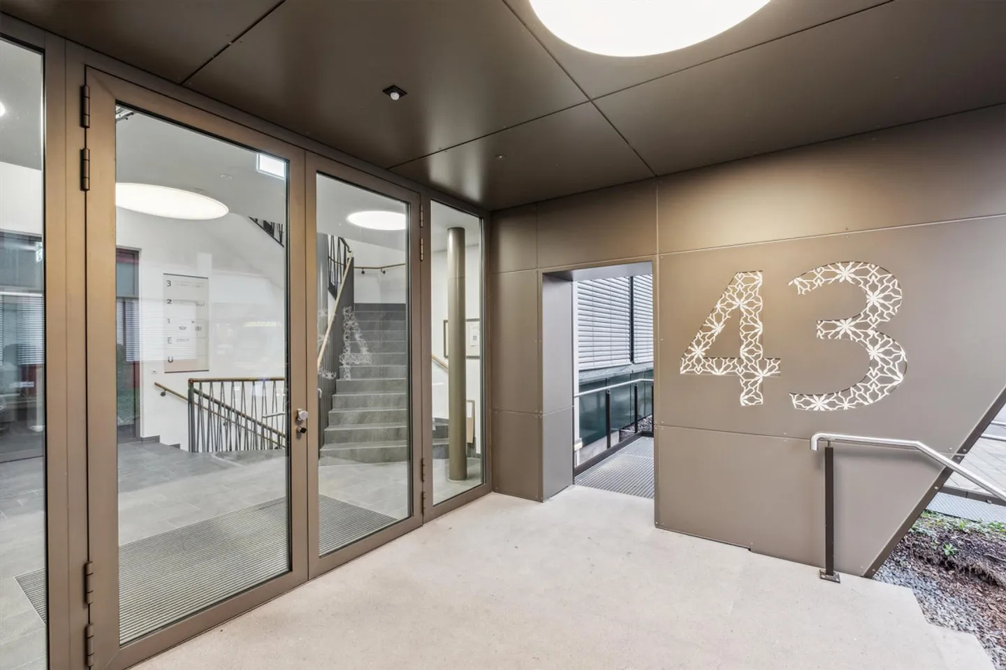 Ufficio attraente con nuovo allestimento interno - Trasferisciti e inizia - Foto 13 di 13