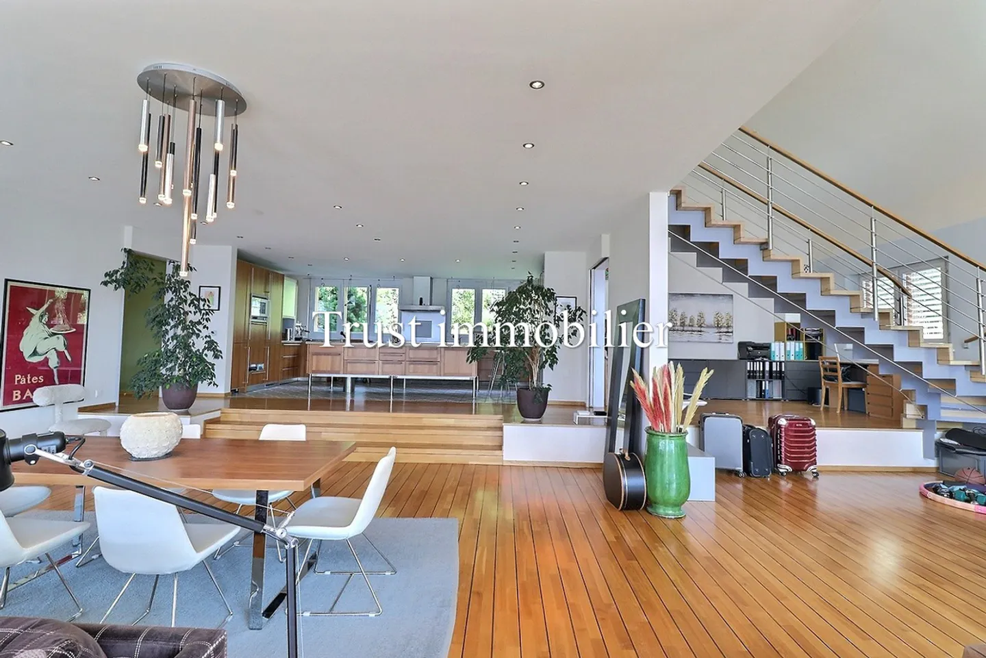 Magnificent spaces for this Villa for rent in Sergnou, Lens - Photo 6 of 29