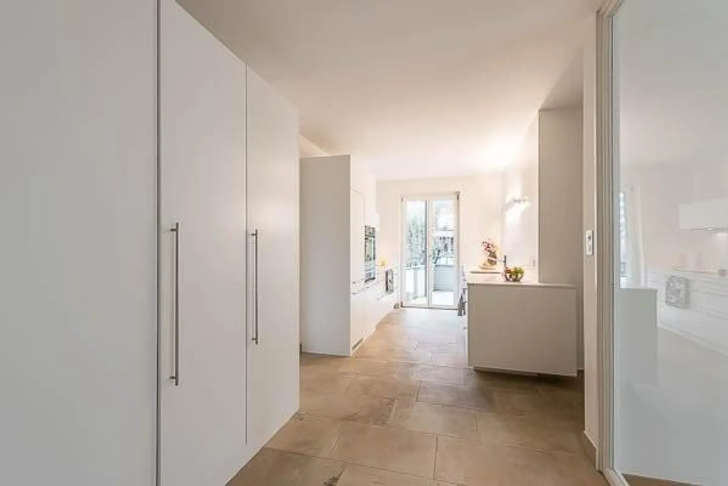 Beautifully renovated apartment in quiet Gellert - Photo 5 of 9