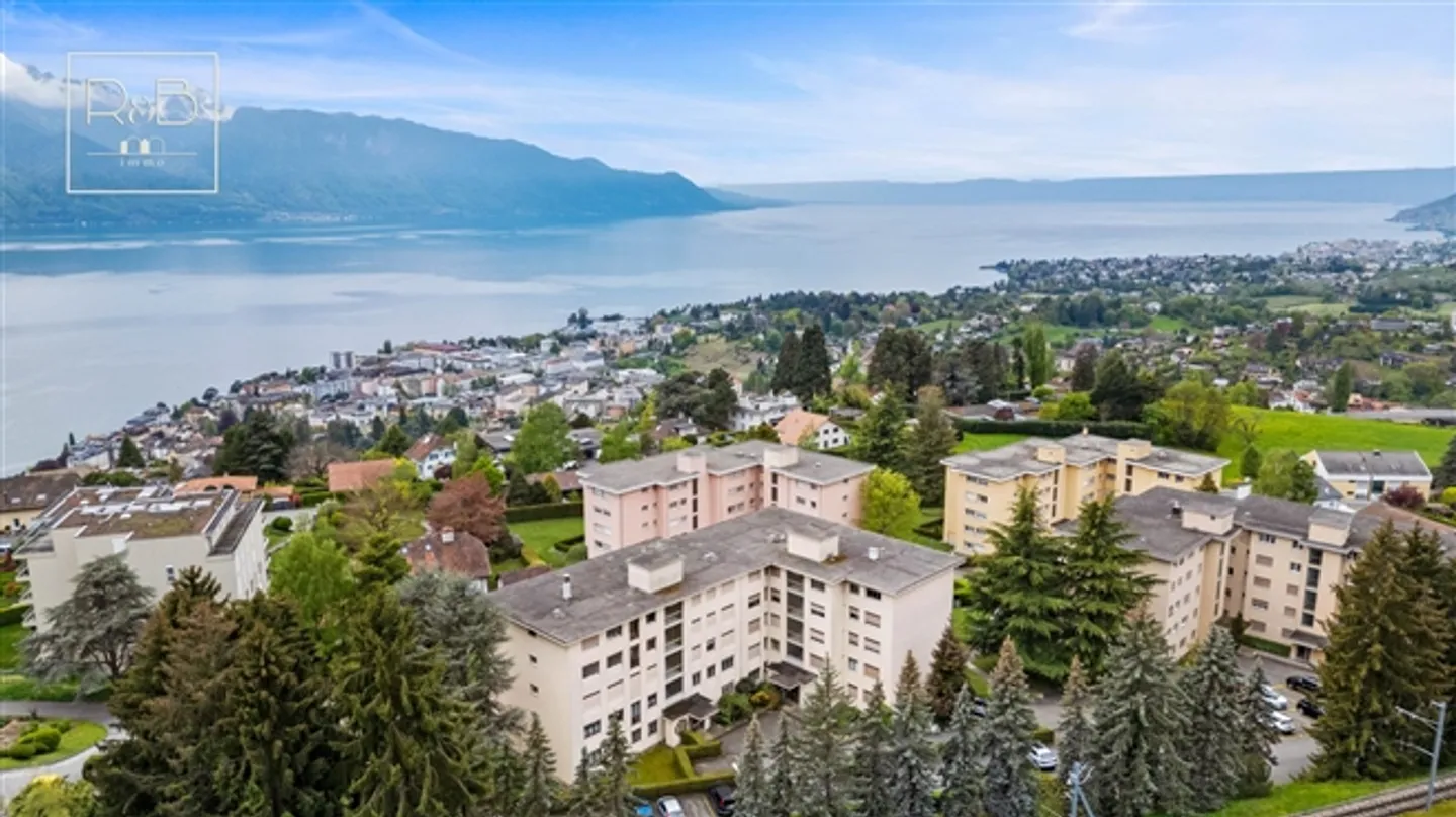 3.5-room apartment with beautiful view of the lake and mountains - Photo 9 of 9