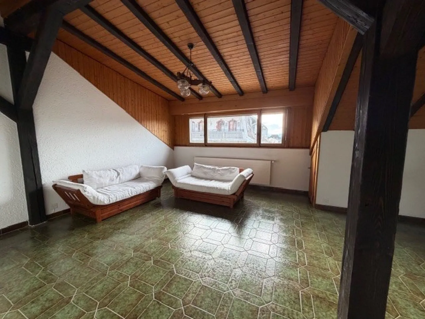 Large 2.5-room apartment close to the train station - Photo 2 of 10