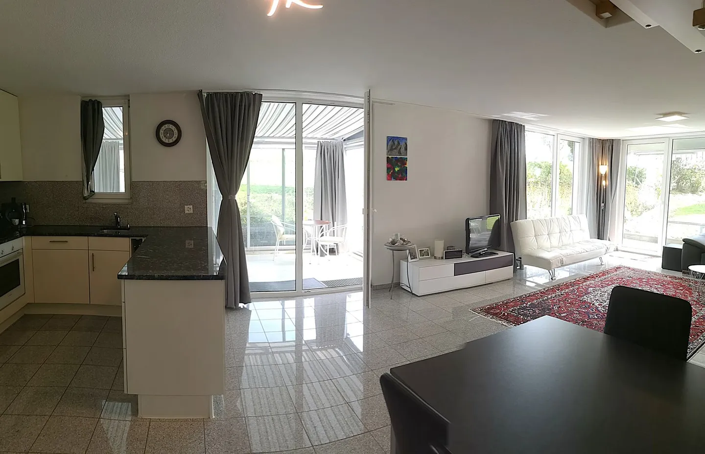 Casa con due appartamenti affittati e un appartamento per il proprietario - Foto 9 di 51