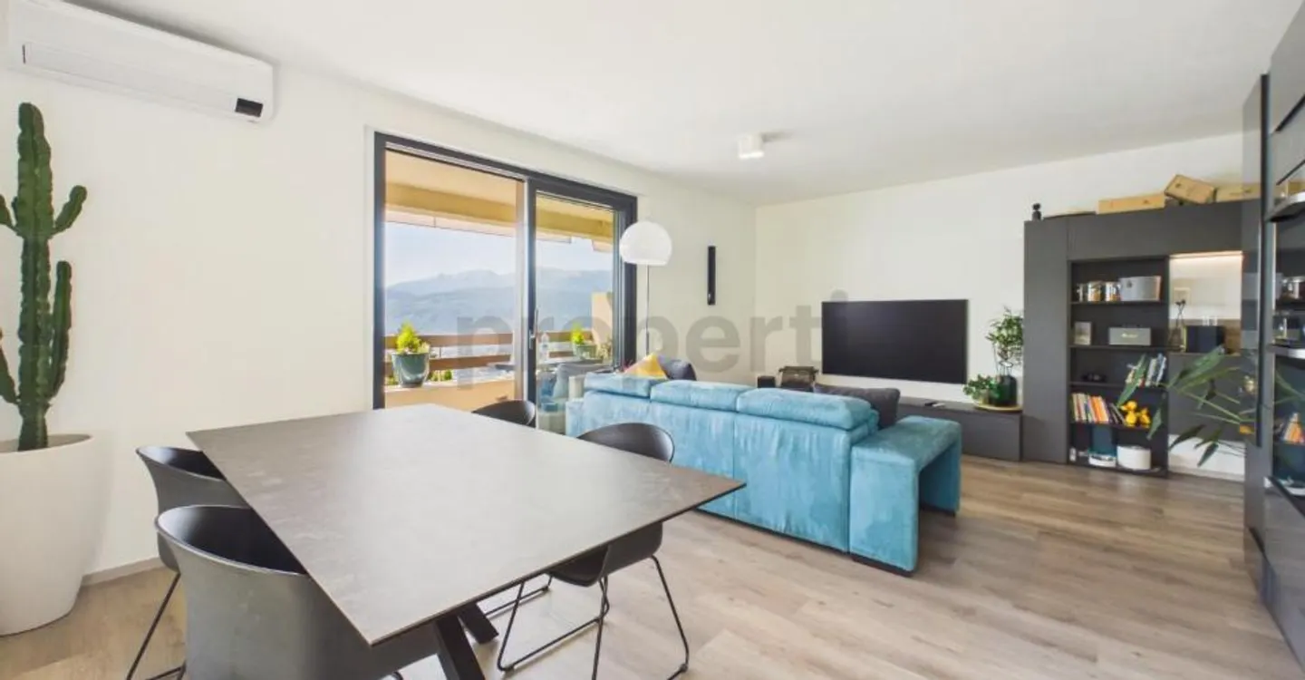 Aldesago: elegant 3.5 room renovated apartment with terrace lake view and swimming pool - Photo 5 of 12