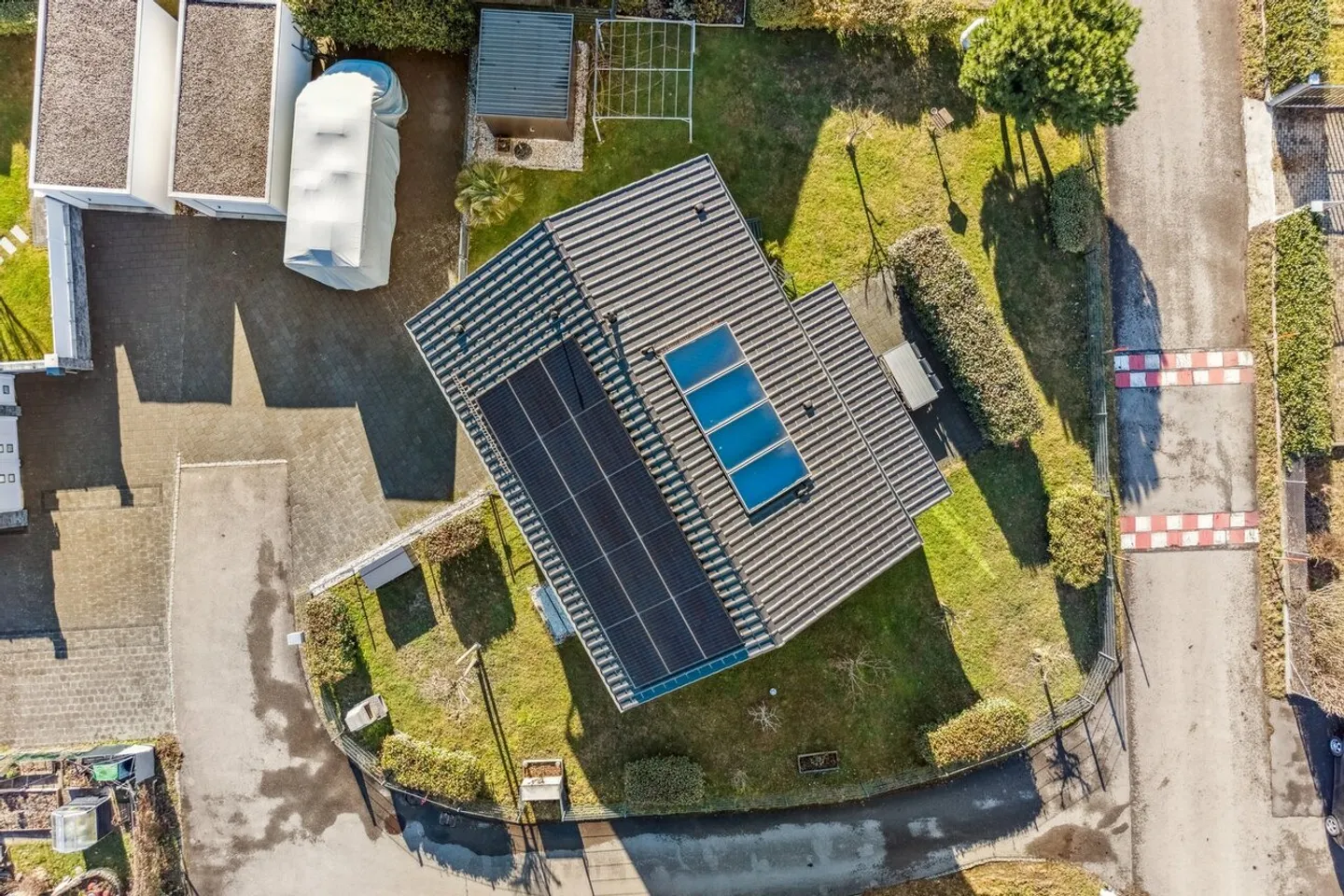 Heart of the Home: Family Villa in Green Surroundings - Photo 18 of 18