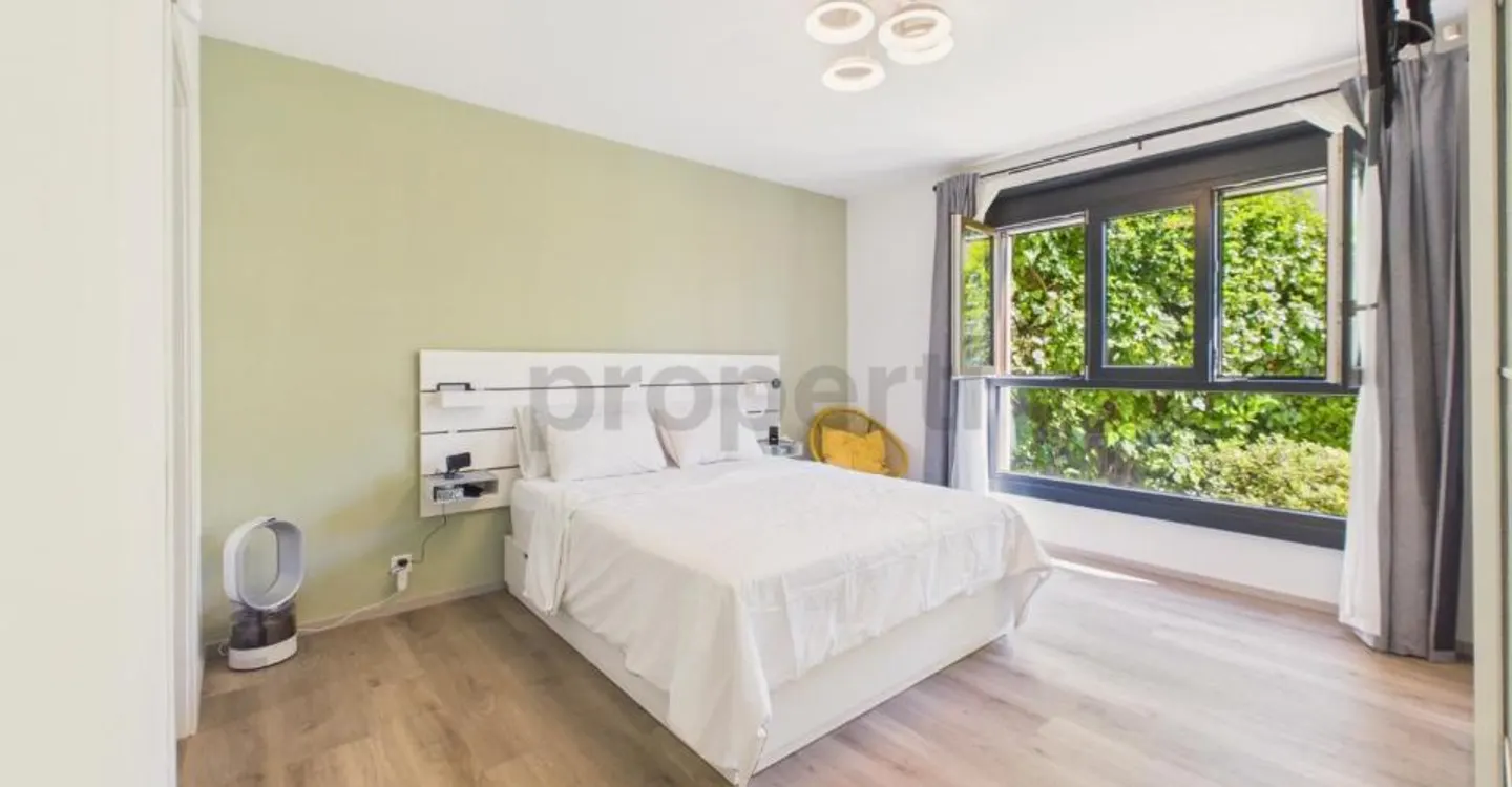 Aldesago: elegant 3.5 room renovated apartment with terrace lake view and swimming pool - Photo 9 of 12
