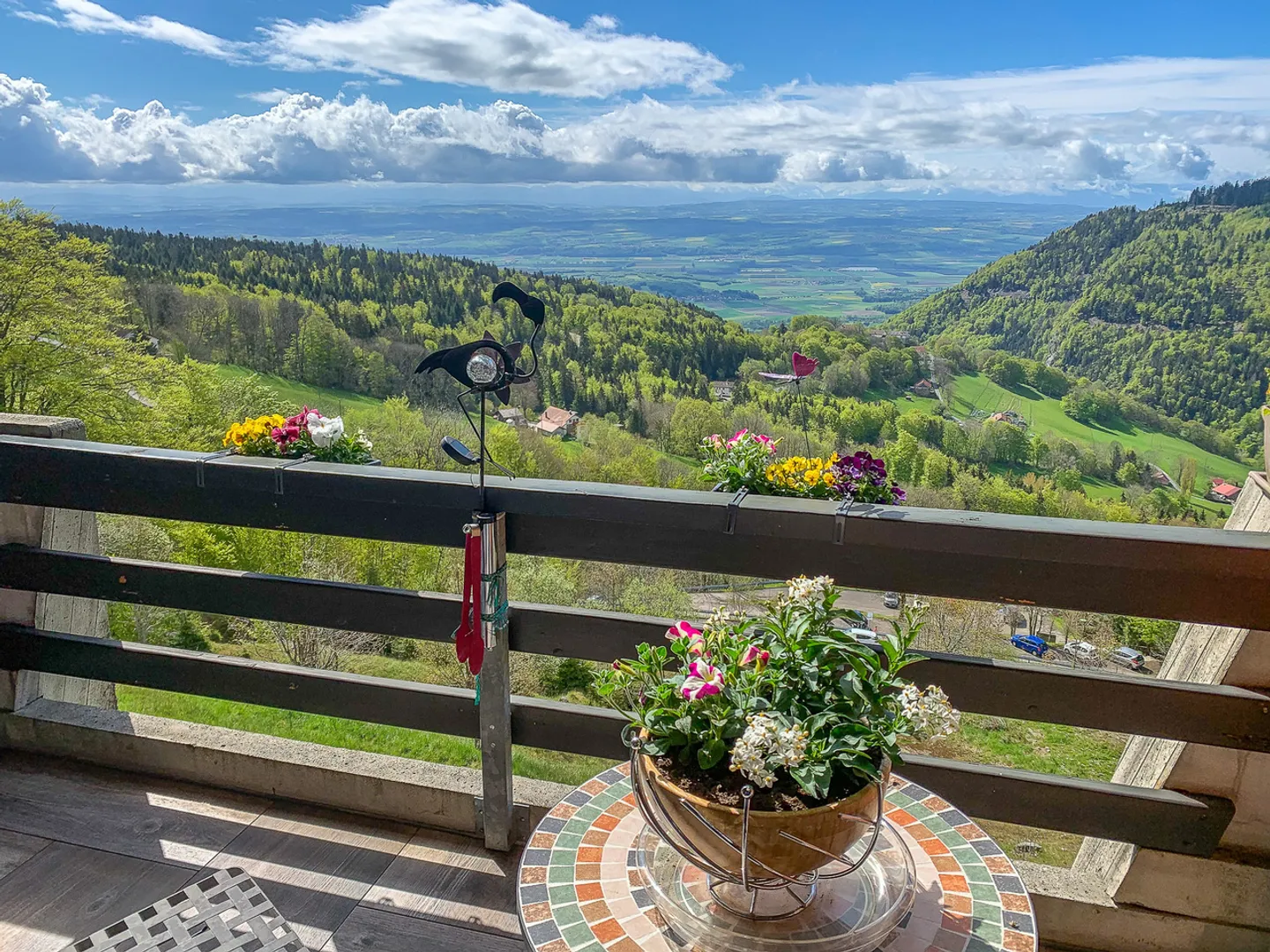 Renovierte 3-Zimmer-Duplexwohnung mit 2 Balkonen - Wunderschöner Ausblick - Foto 2 von 21