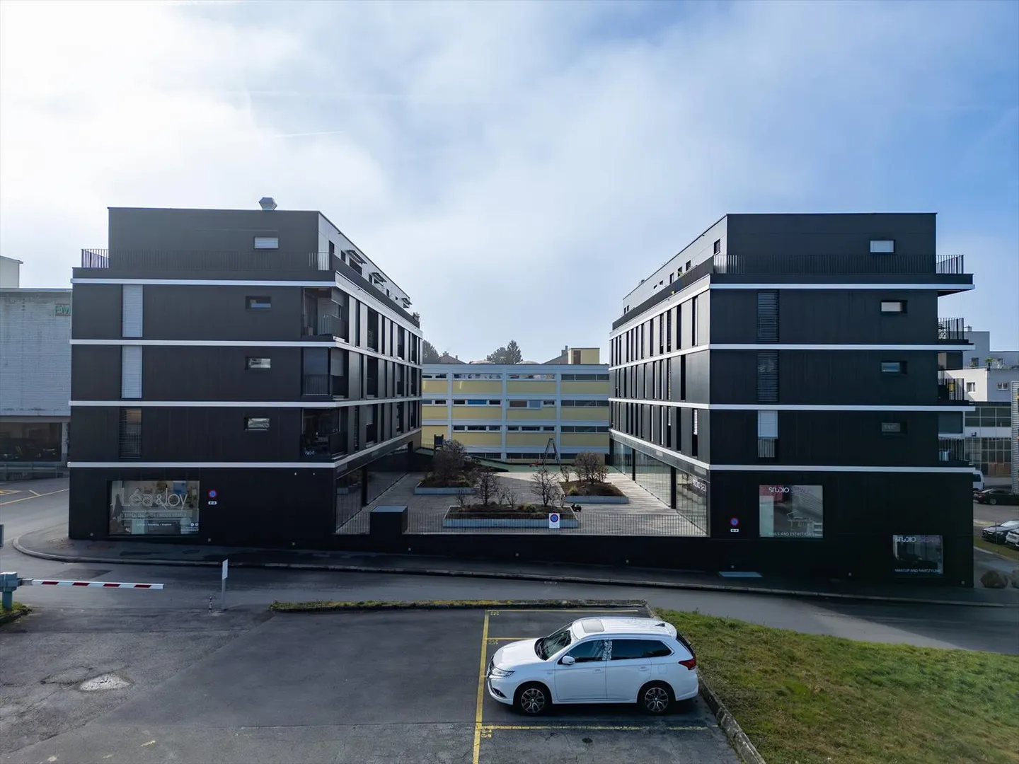 Spazio arcade di 200 m2 con belle vetrine direttamente sul flusso - Foto 2 di 5