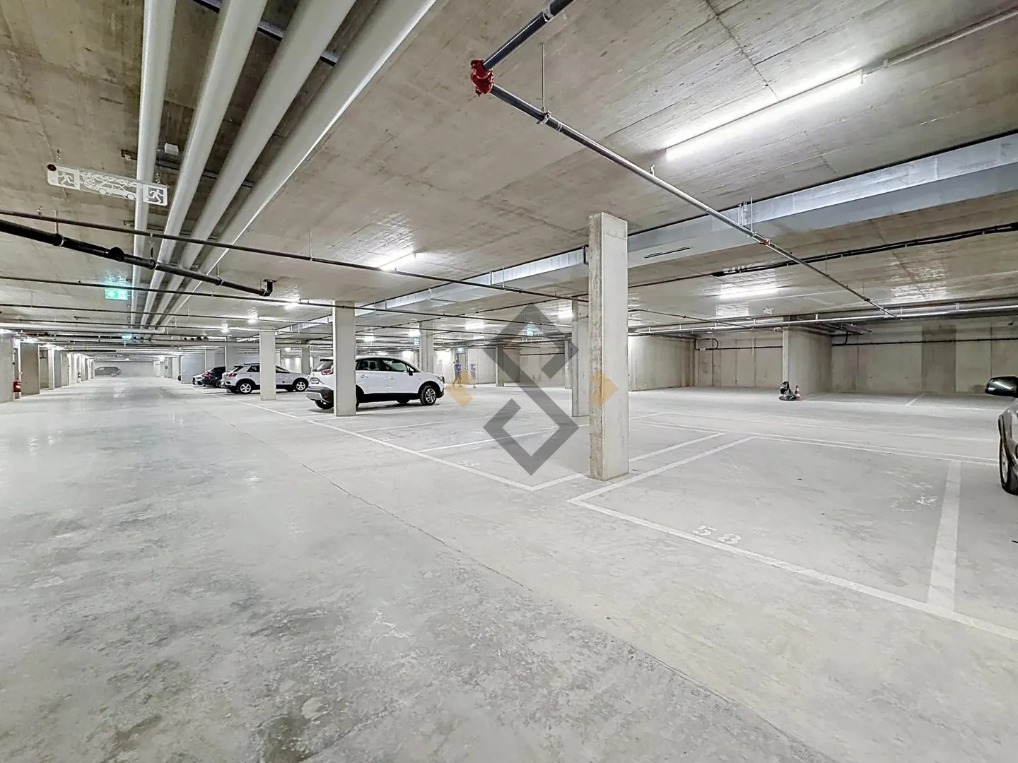 Modern Apartment with Garden - Photo 11 of 12