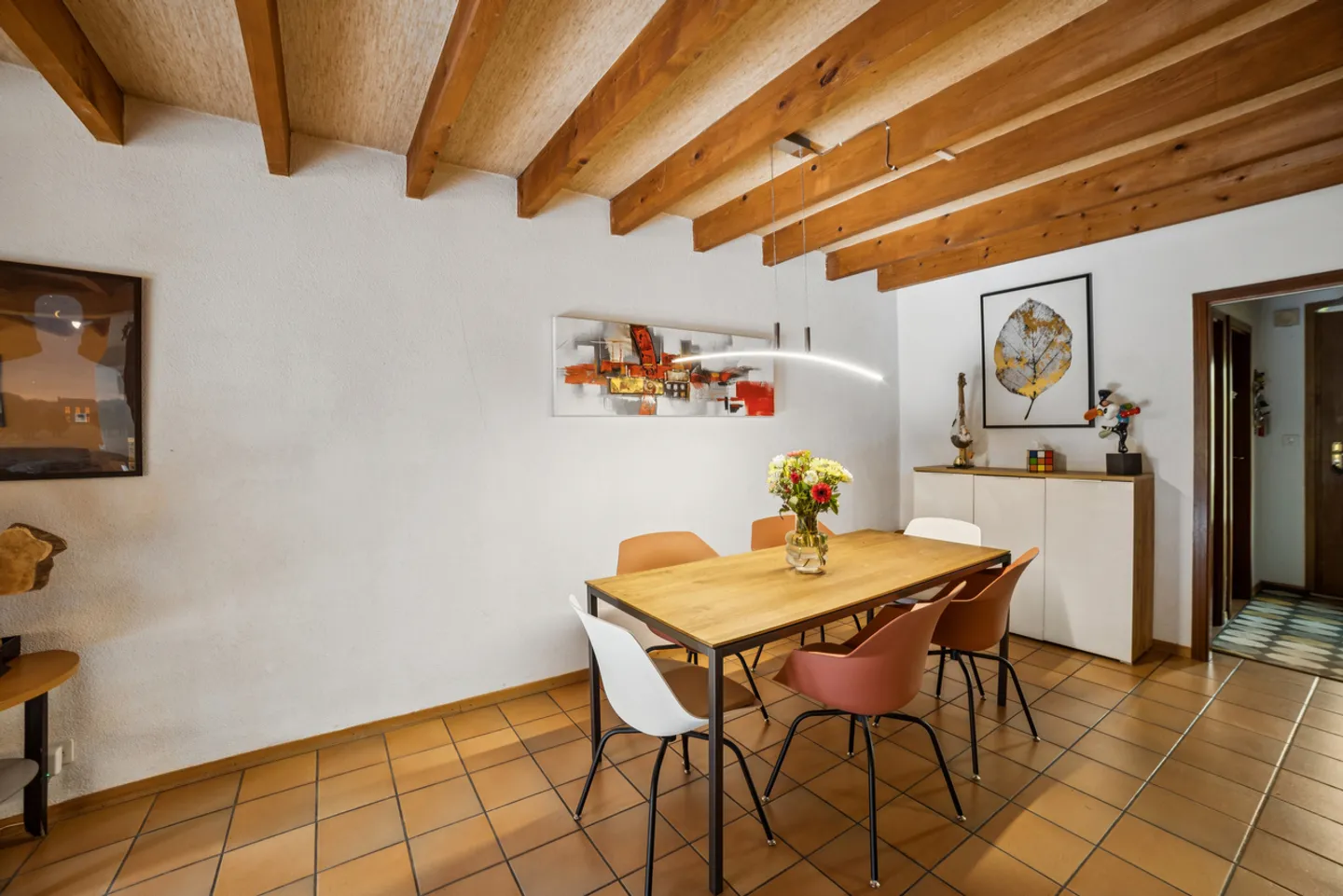 Charmante maison familiale avec jardin et 2 garages box ! - Photo 7 sur 12