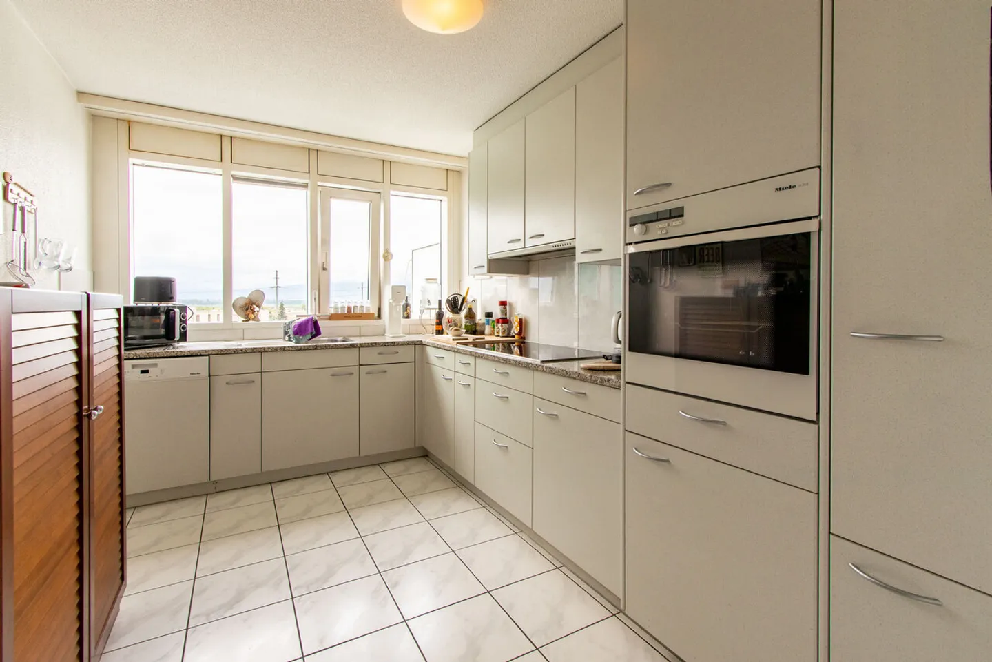 Charming Attic Apartment in Kerzers - Photo 3 of 12