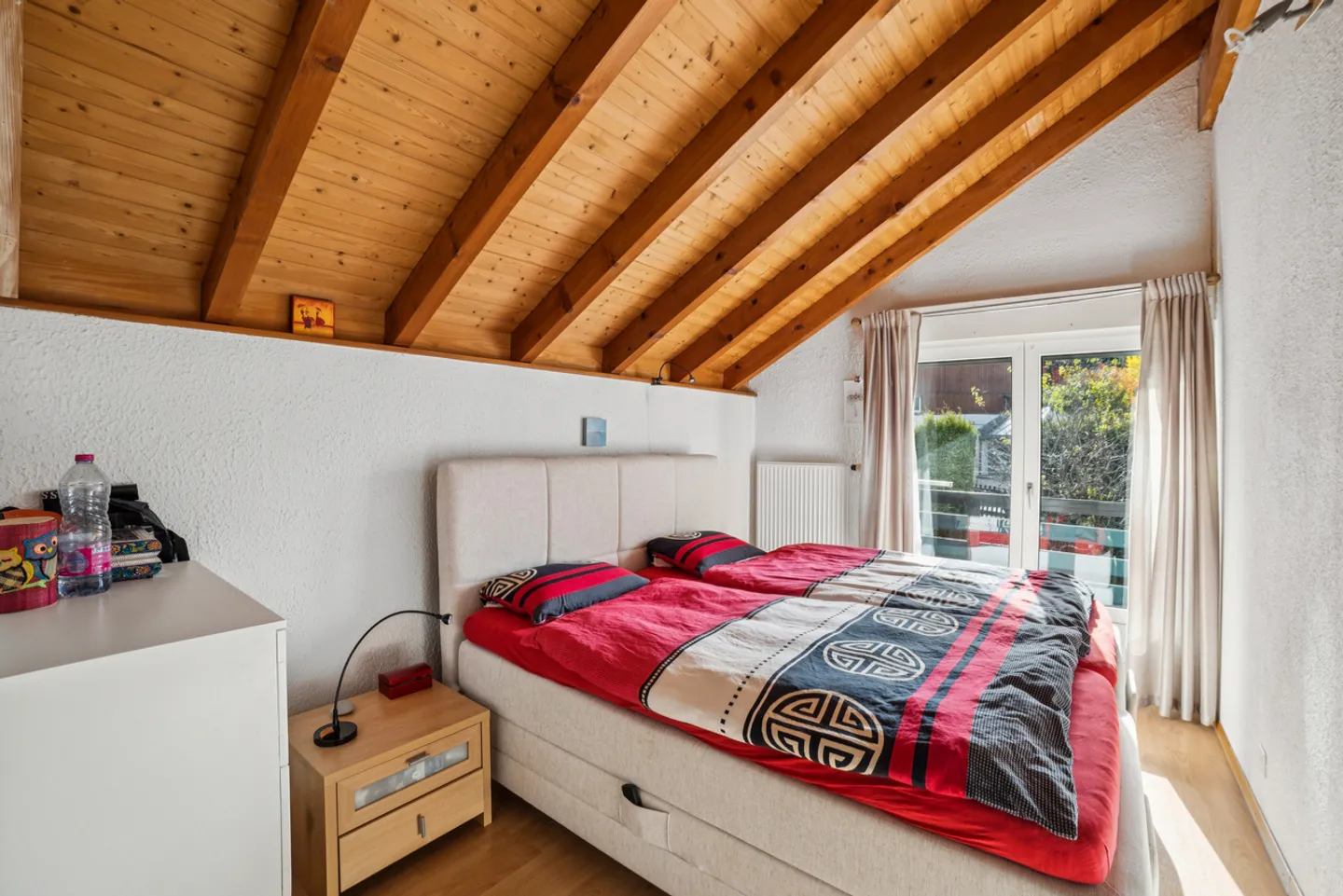 Charmante maison familiale avec jardin et 2 garages box ! - Photo 8 sur 12