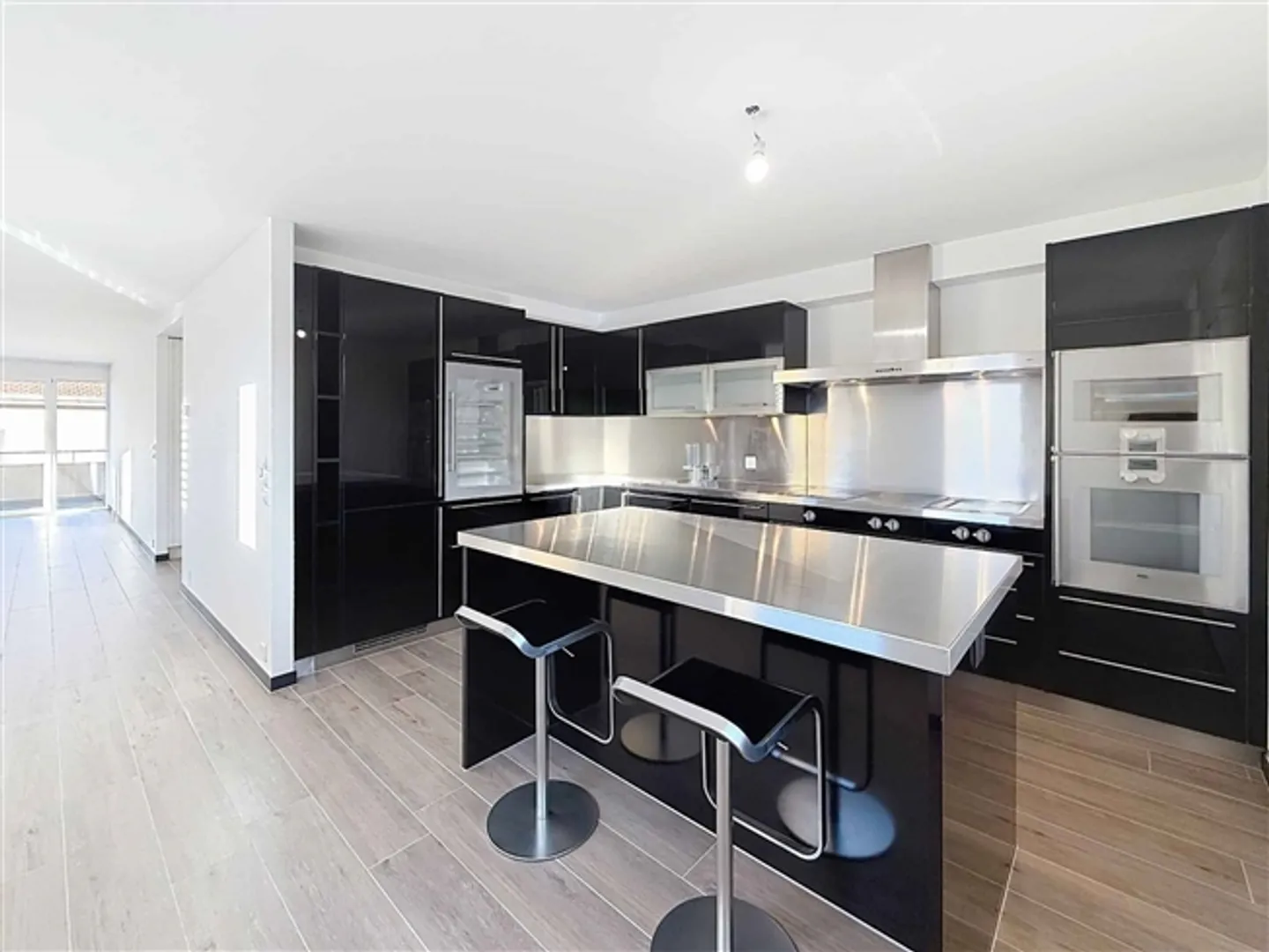 Casa bifamiliare luminosa di 5,5 stanze - Foto 2 di 13