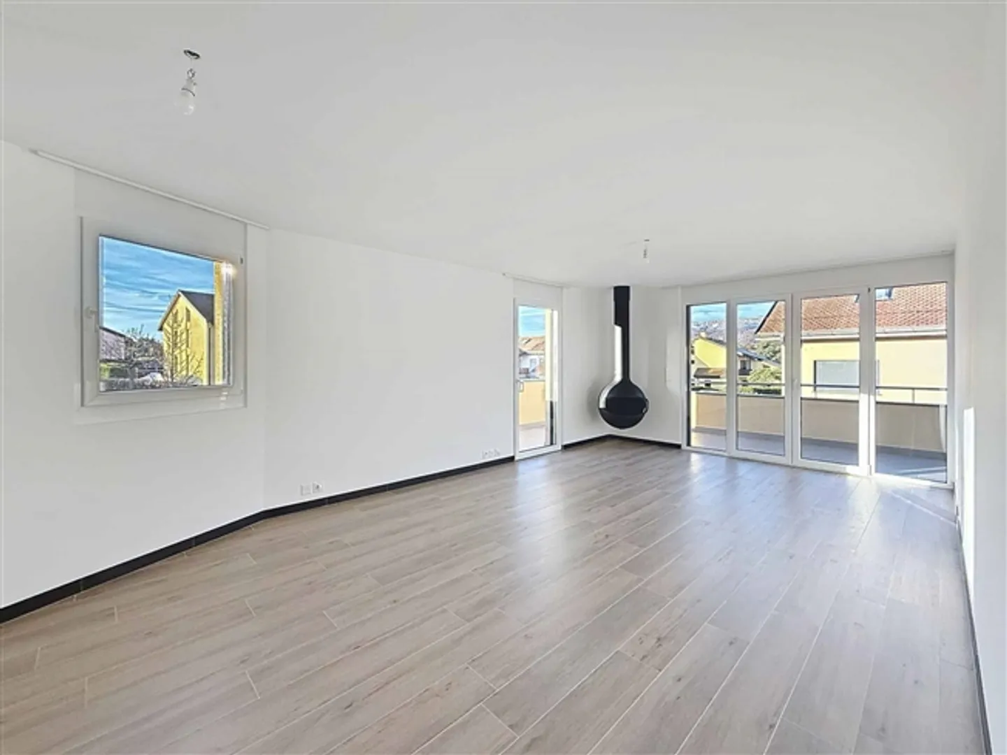 Casa bifamiliare luminosa di 5,5 stanze - Foto 11 di 13