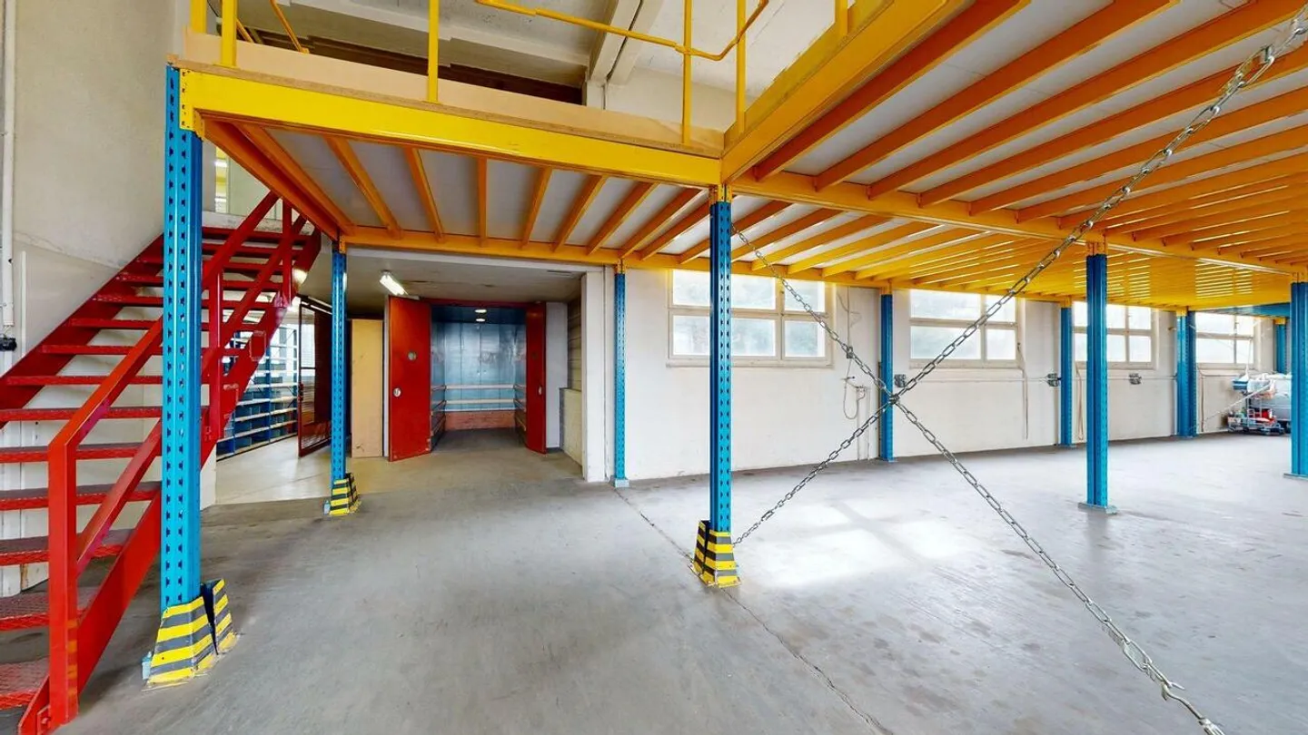 Commercial for rent, Anglikerstrasse 42 (Wohlen, Switzerland) - Foto 2 von 25