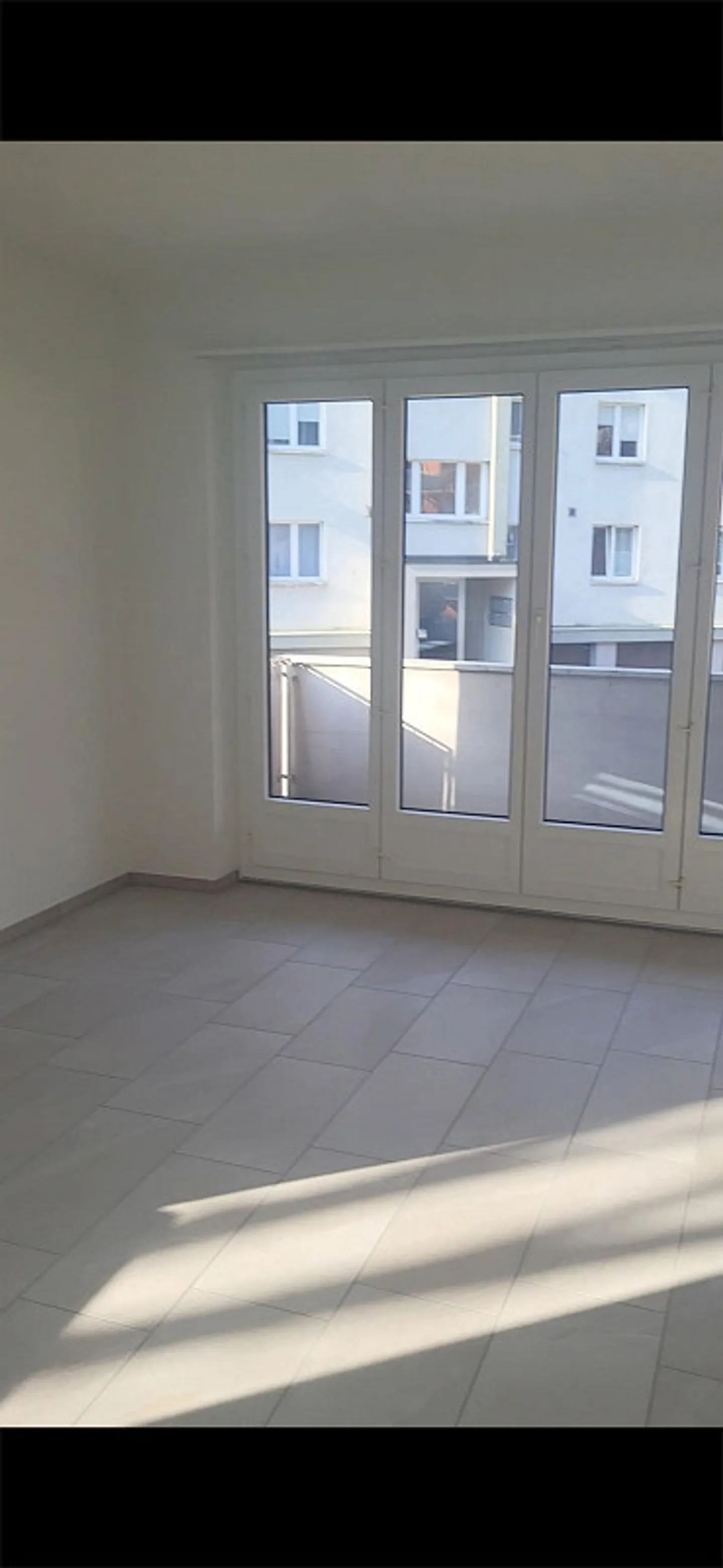 Bell'appartamento di 3.5 stanze a Domat/Ems – Cercasi nuovo inquilino - Foto 1 di 9