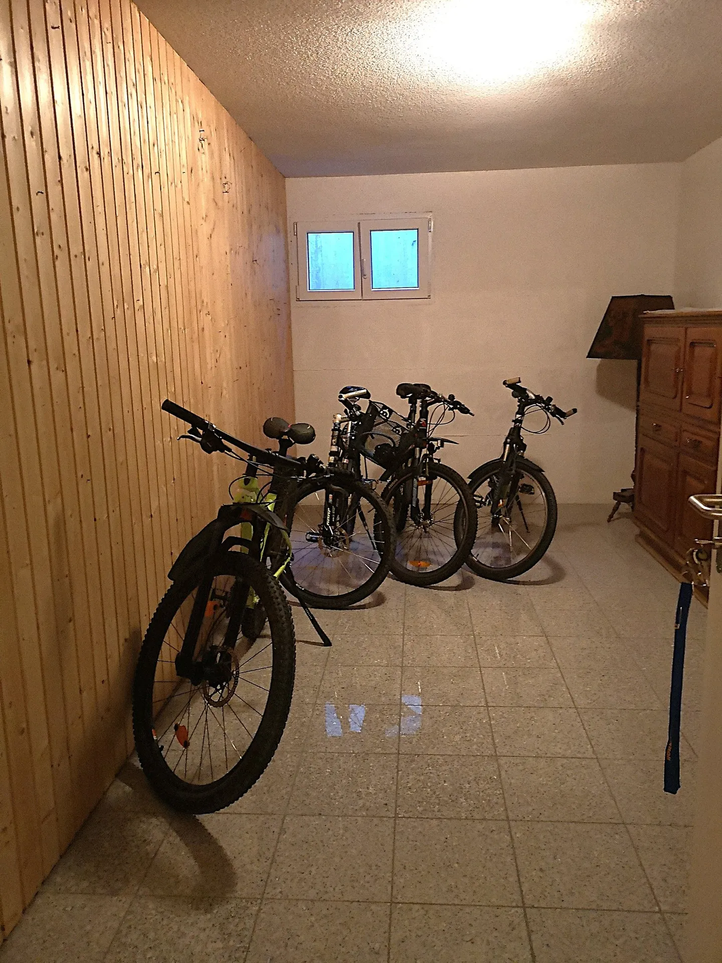 Casa con due appartamenti affittati e un appartamento per il proprietario - Foto 51 di 51