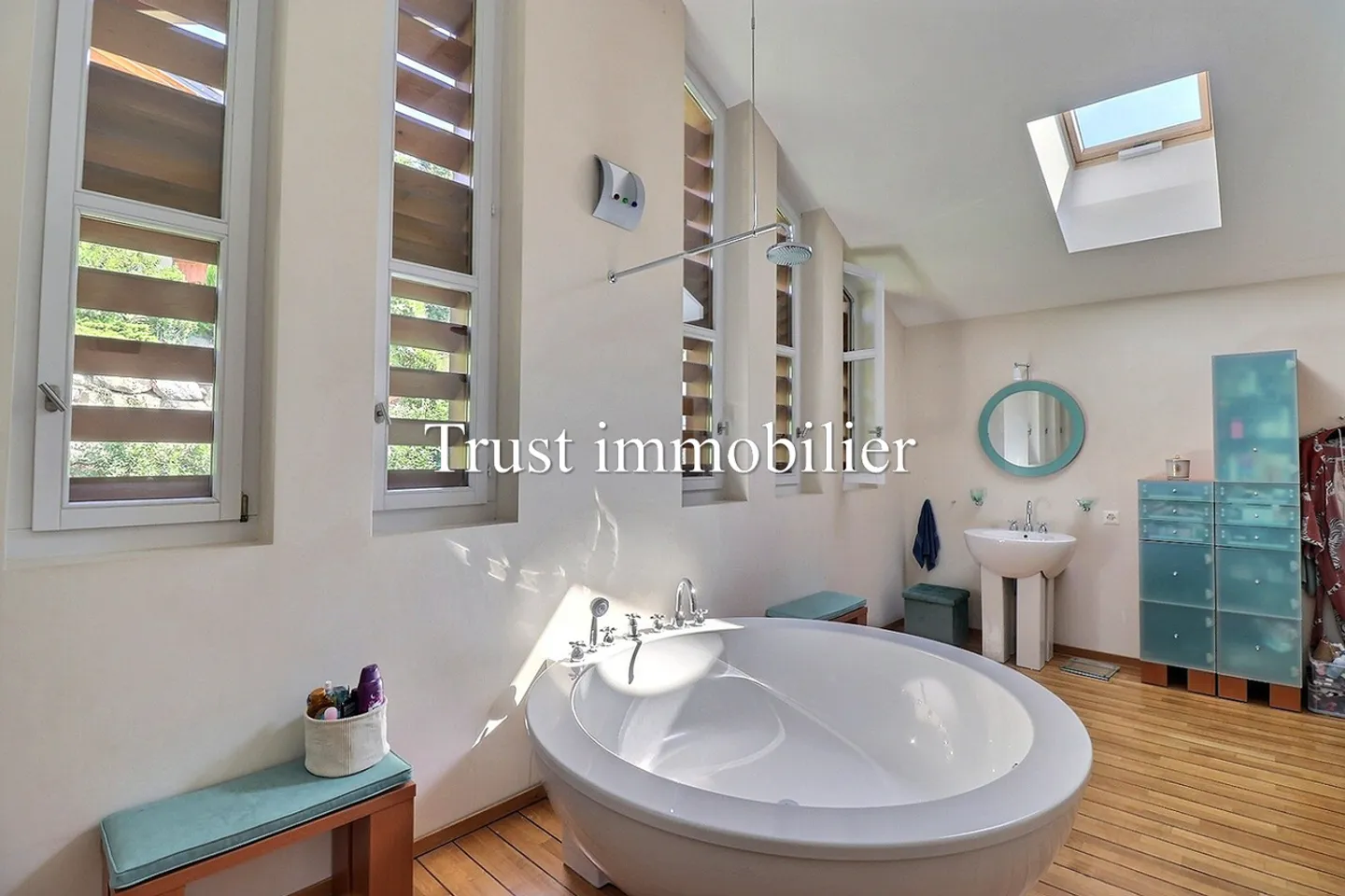 Magnificent spaces for this Villa for rent in Sergnou, Lens - Photo 14 of 29