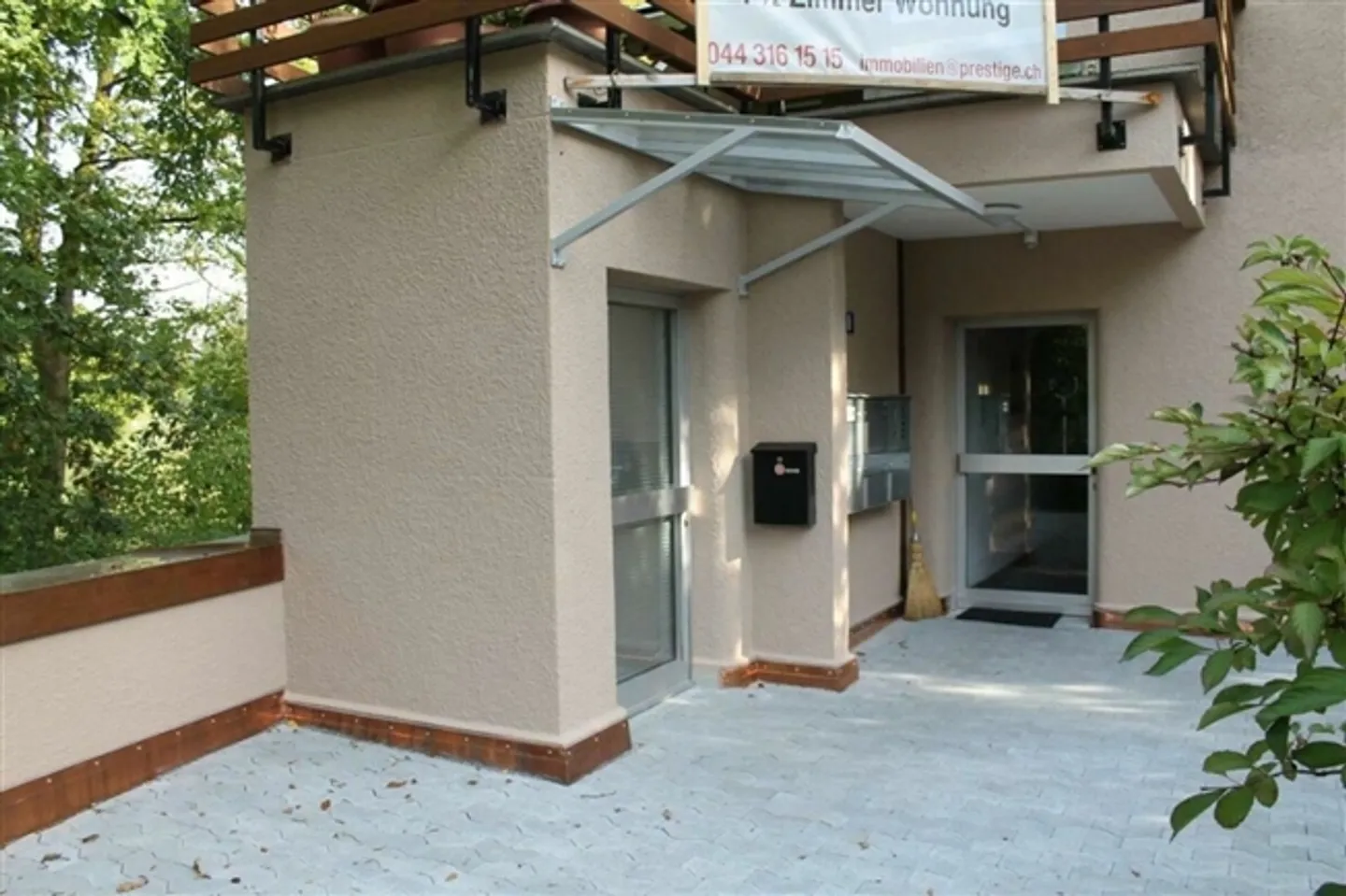 14 m2 di spazio come ufficio, studio o atelier - direttamente sulla Töss! - Foto 2 di 6