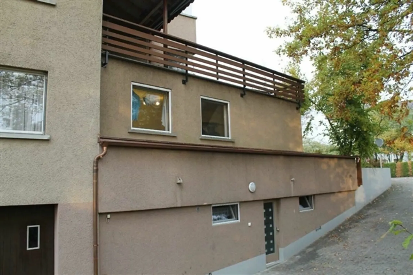 14 m2 di spazio come ufficio, studio o atelier - direttamente sulla Töss! - Foto 3 di 6