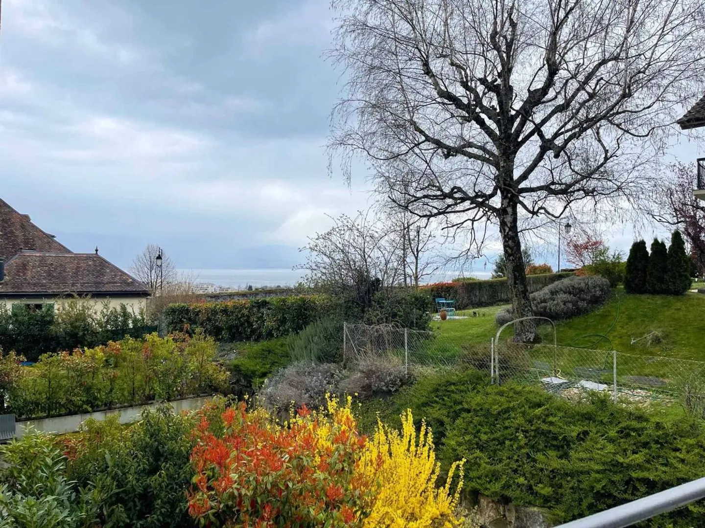 4.5-room luxury apartment in Lonay - Quiet, balcony and lake view - Photo 3 of 11