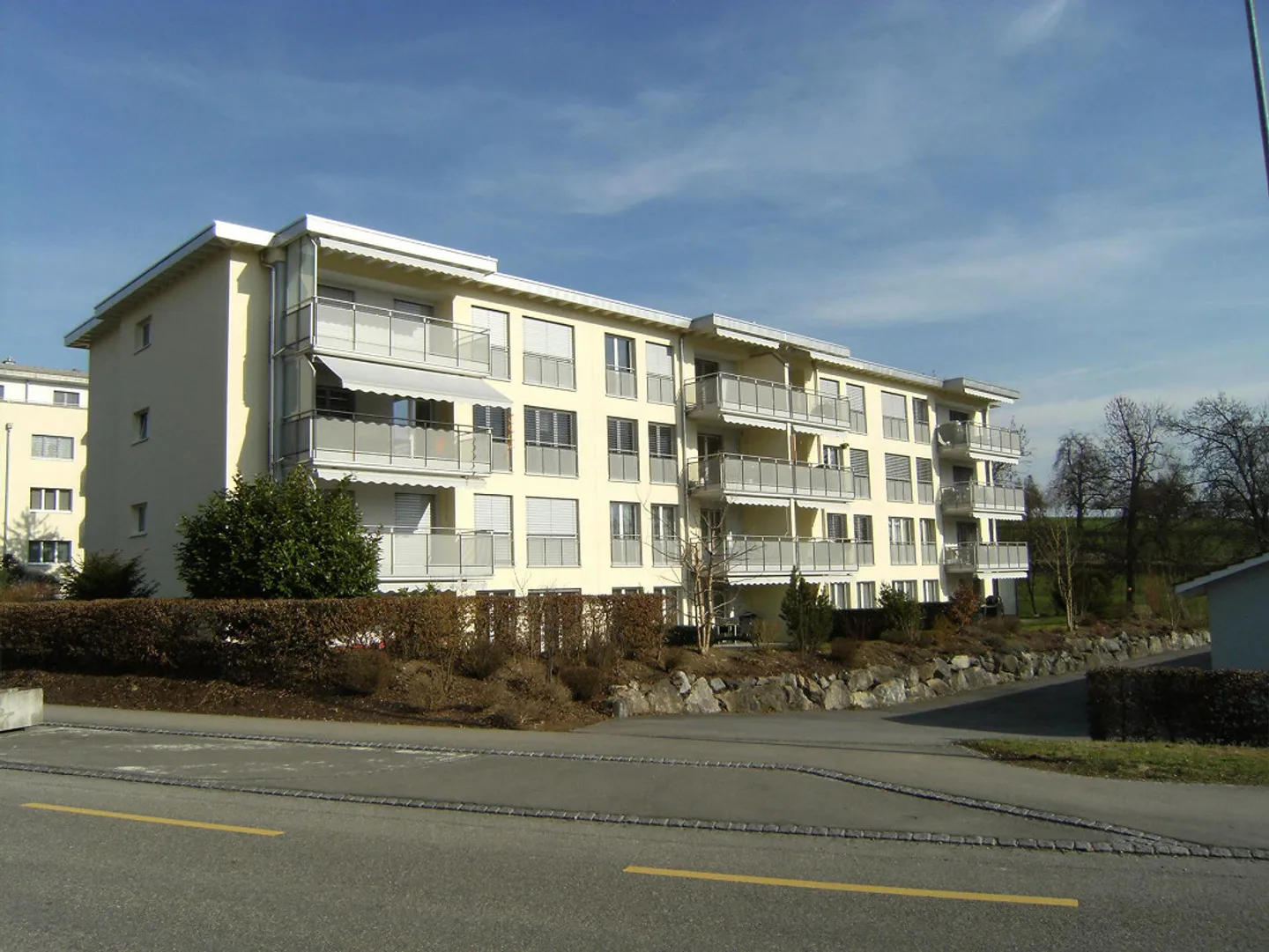 Appartement spacieux de 3,5 pièces avec beaucoup de rangement ! - Photo 1 sur 8