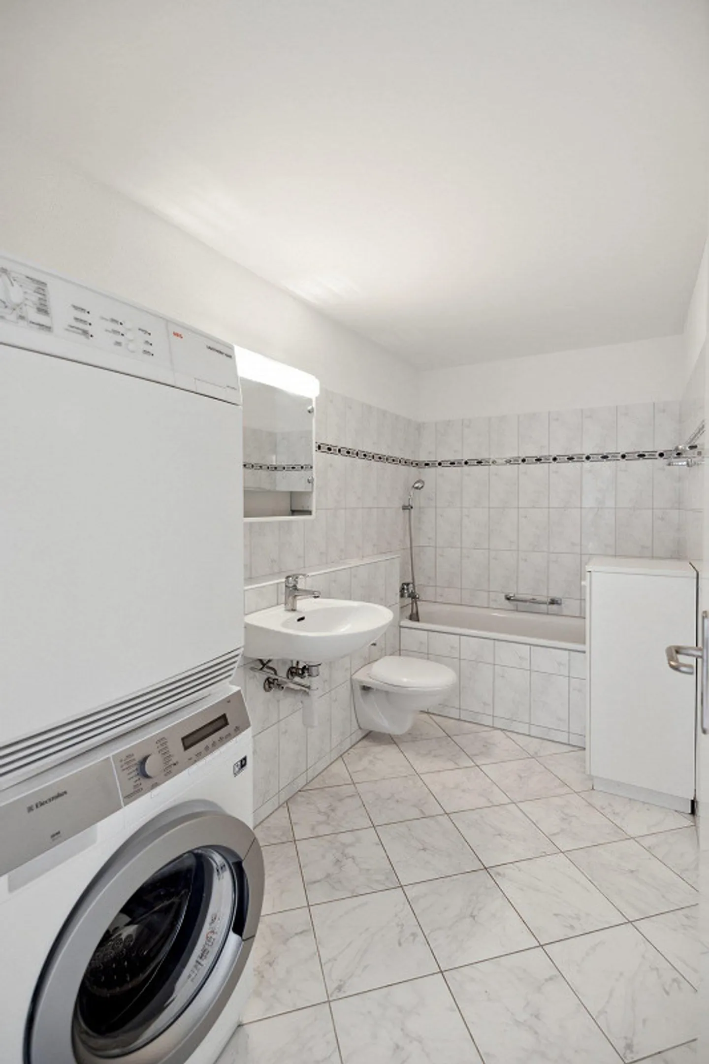 Appartement spacieux de 3,5 pièces avec beaucoup de rangement ! - Photo 5 sur 8