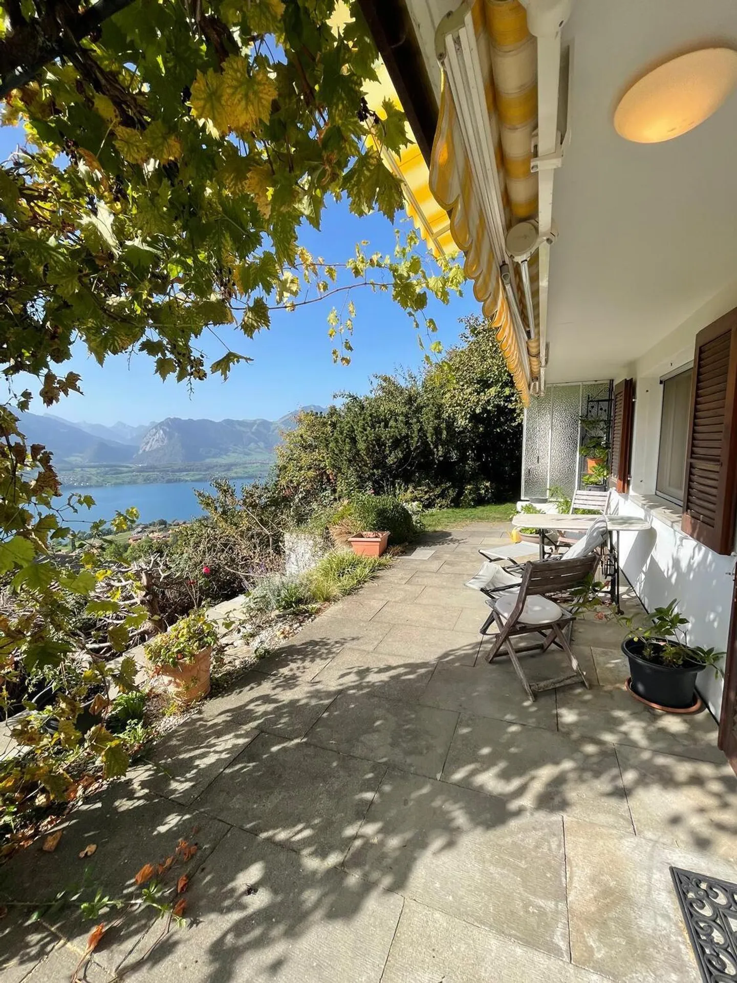 Chalet avec vue imprenable sur le lac - Photo 9 sur 10