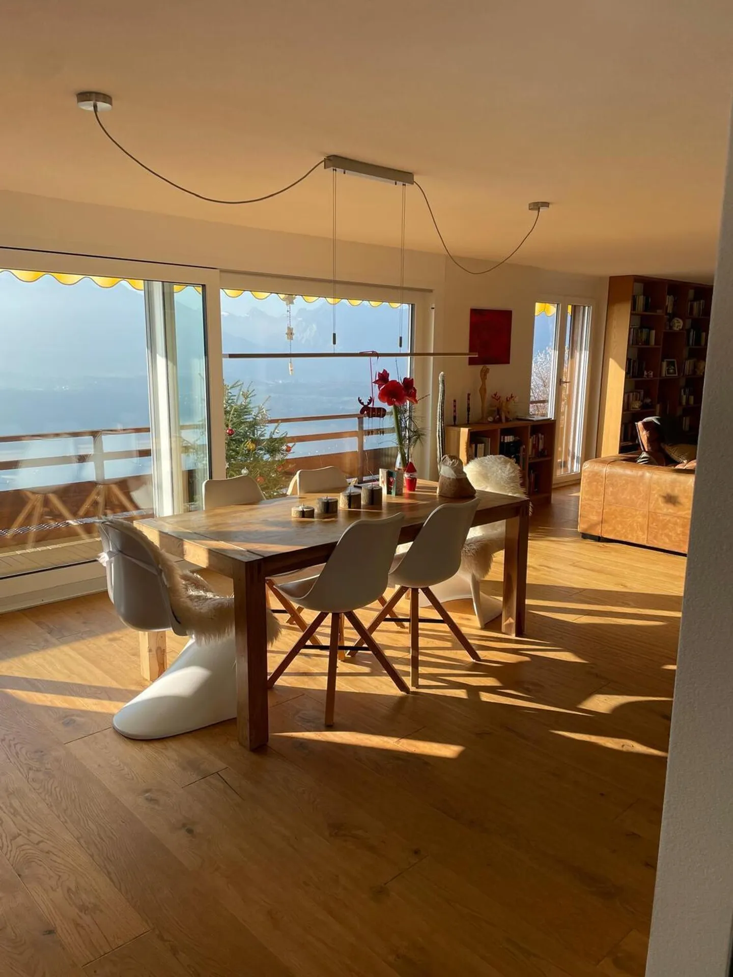 Chalet avec vue imprenable sur le lac - Photo 2 sur 10