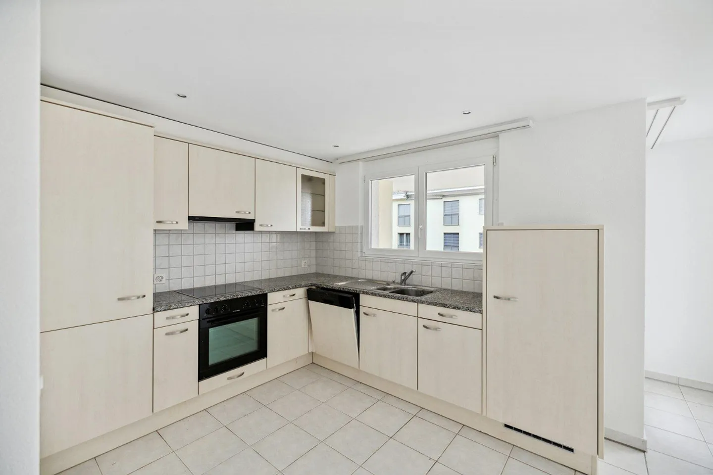 Appartement spacieux de 3,5 pièces avec beaucoup de rangement ! - Photo 4 sur 8