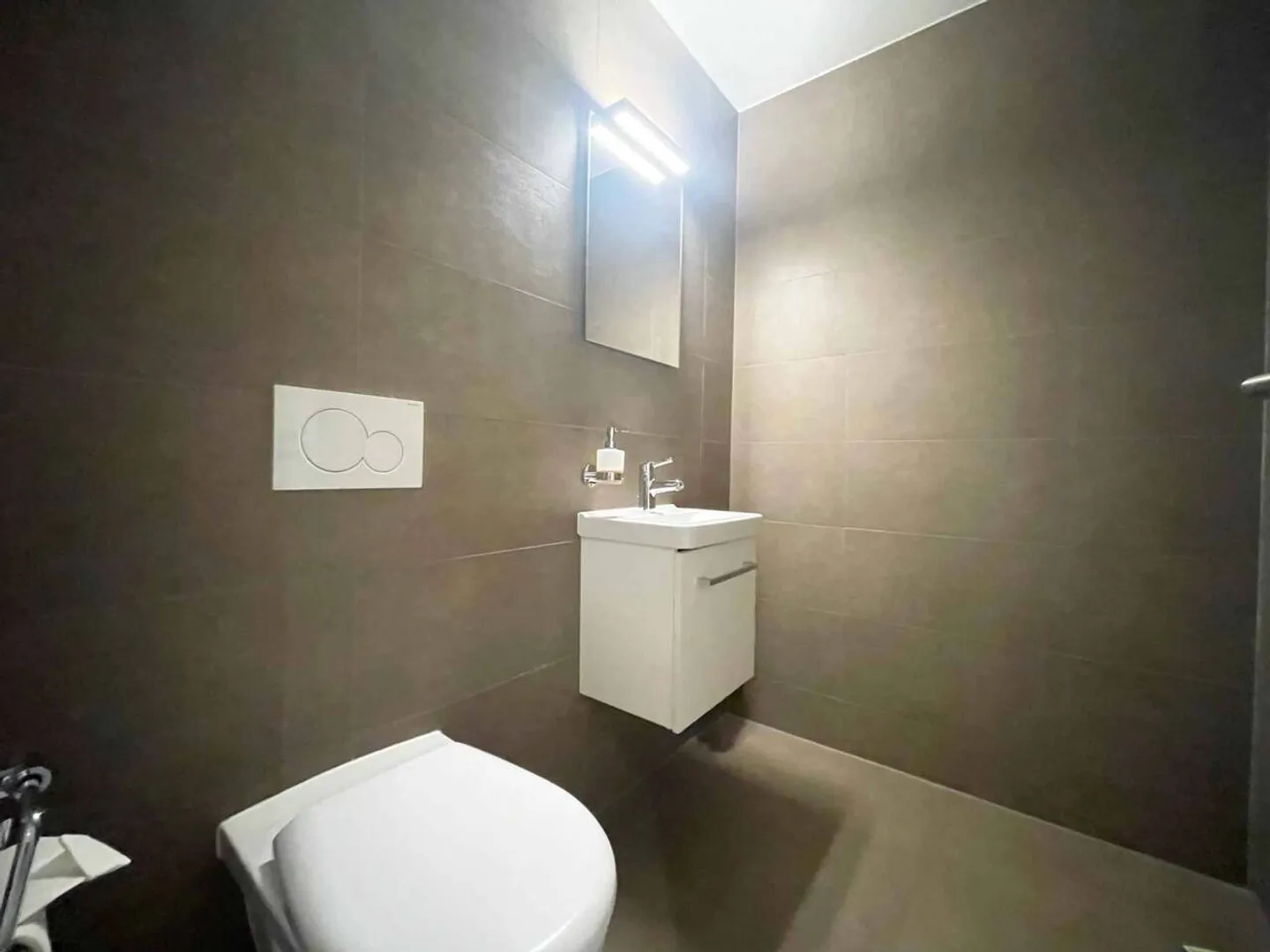4.5-room luxury apartment in Lonay - Quiet, balcony and lake view - Photo 8 of 11