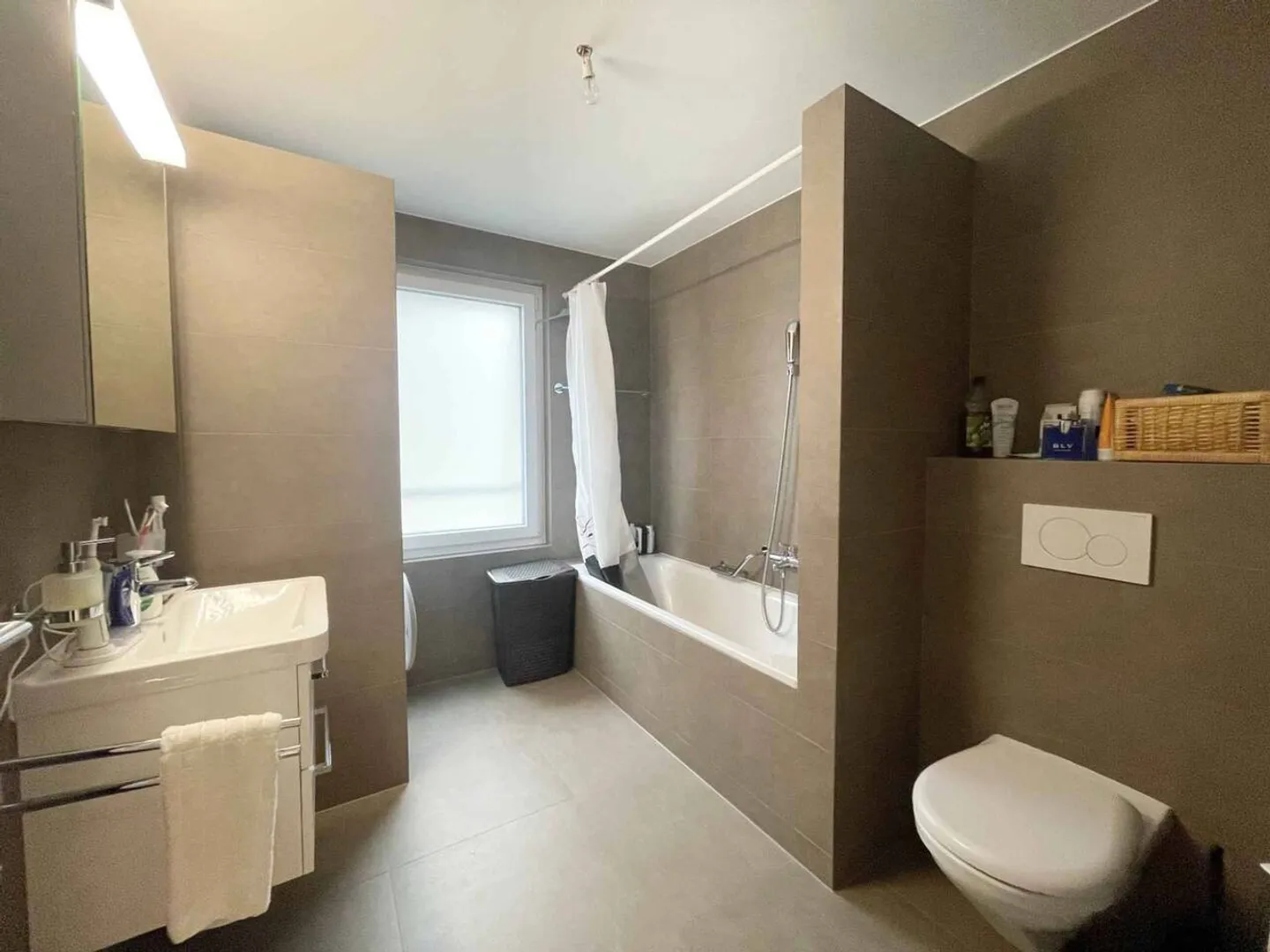 4.5-room luxury apartment in Lonay - Quiet, balcony and lake view - Photo 10 of 11