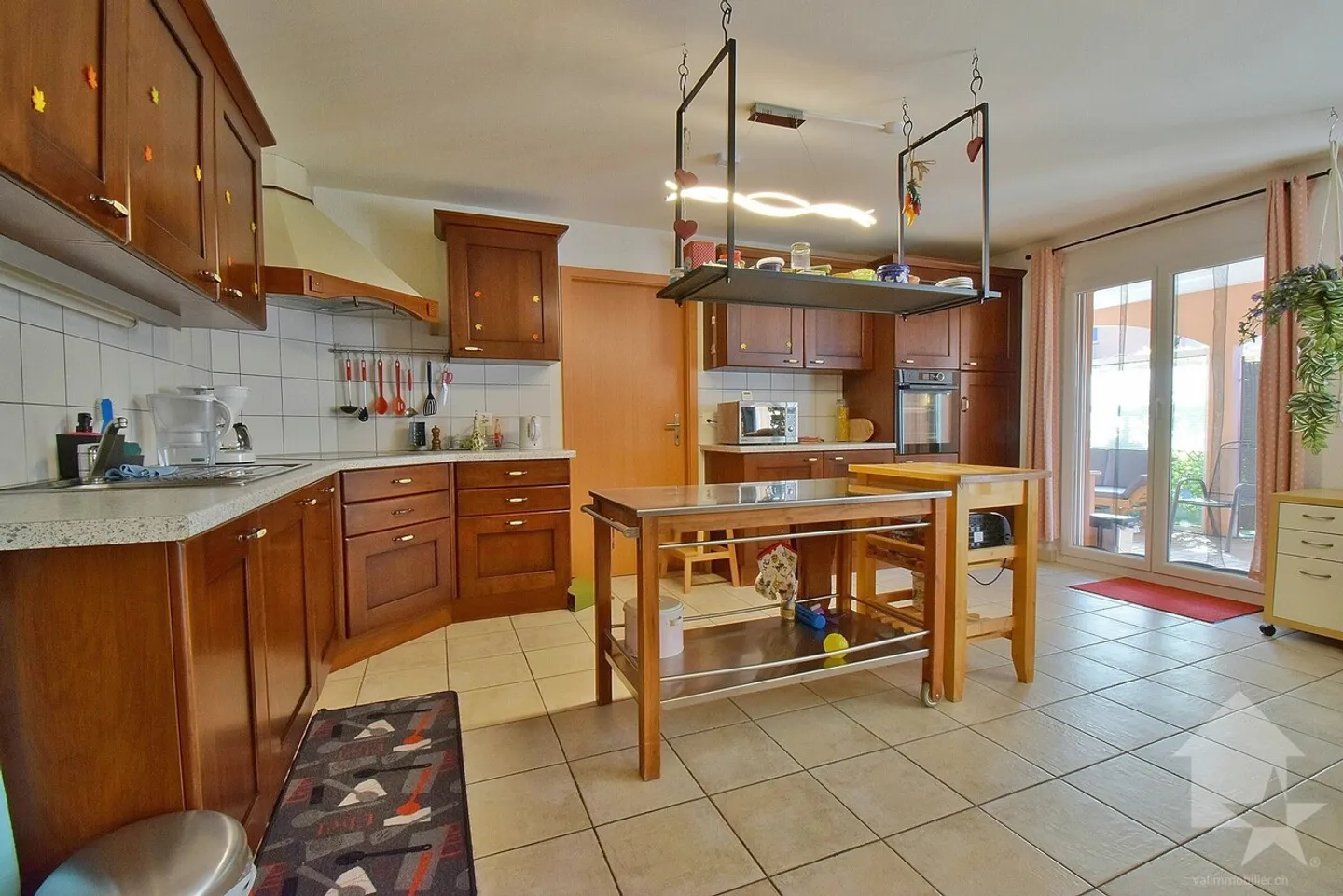 Spacious 4.5-room apartment with 2 parking spaces included - Photo 5 of 13