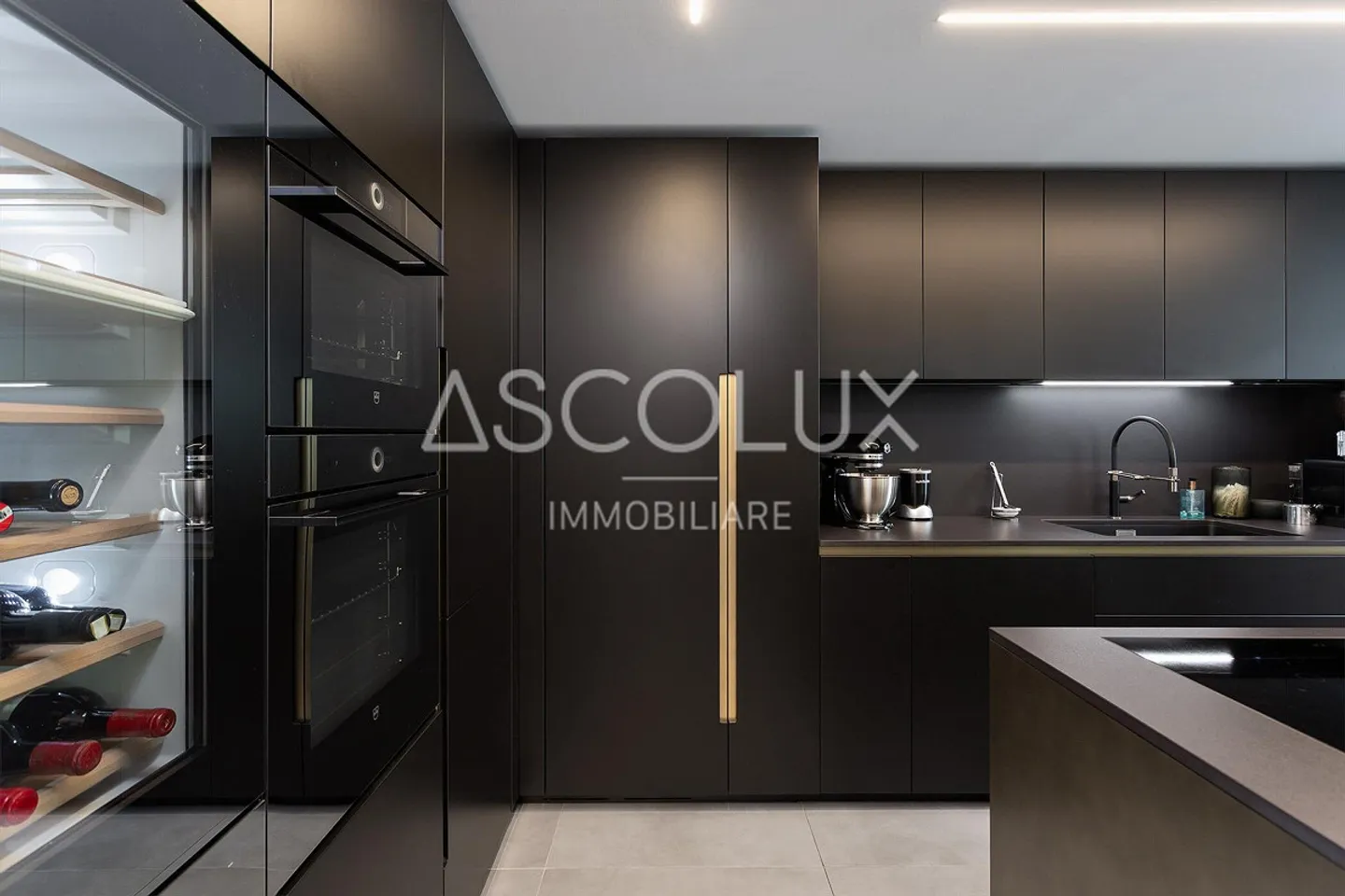 Appartement de jardin exclusif de 4,5 pièces avec climatisation complète - Photo 2 sur 13