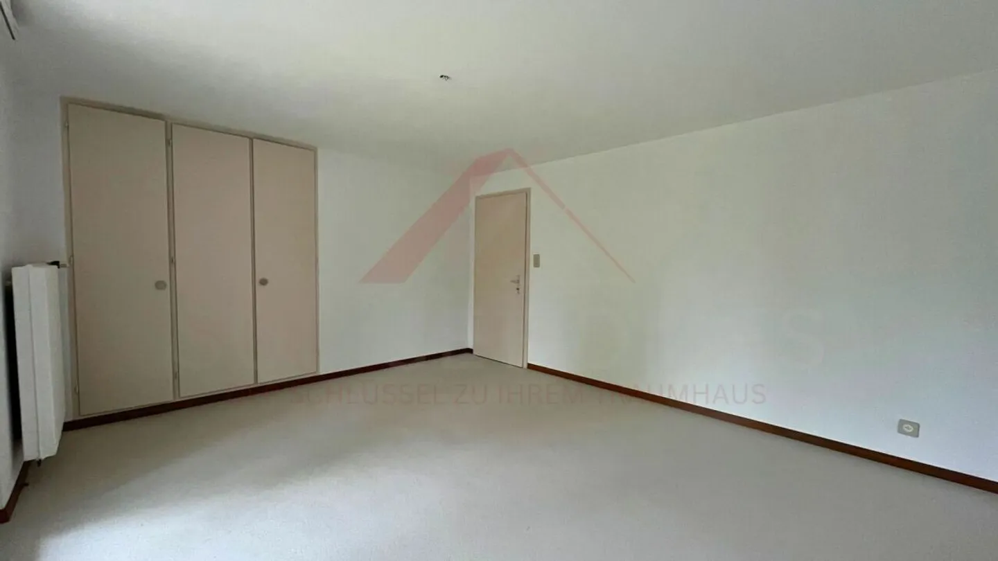Raro a Delémont: luminoso appartamento di 3,5 locali di 85 m² con terrazza e vista panoramica - Foto 5 di 12