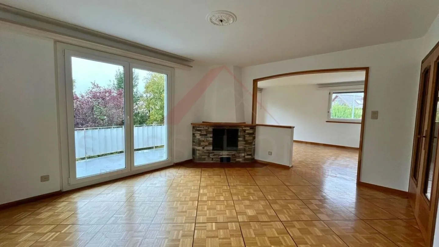 Raro a Delémont: luminoso appartamento di 3,5 locali di 85 m² con terrazza e vista panoramica - Foto 6 di 12