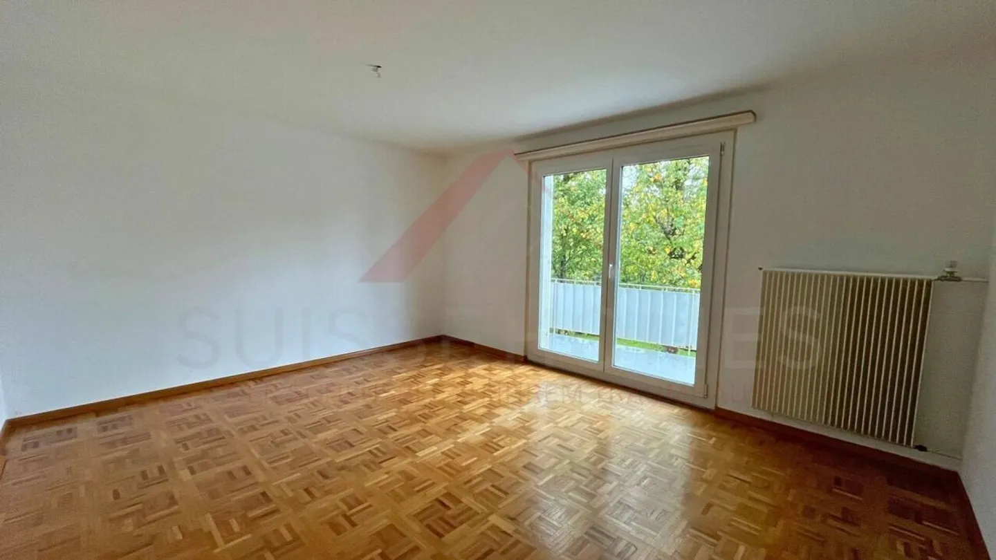Raro a Delémont: luminoso appartamento di 3,5 locali di 85 m² con terrazza e vista panoramica - Foto 10 di 12