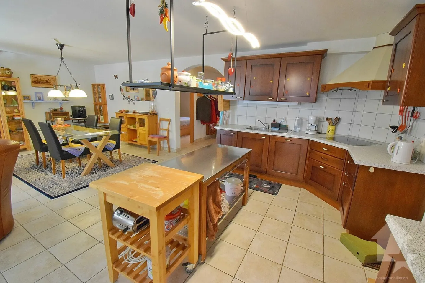 Spacious 4.5-room apartment with 2 parking spaces included - Photo 6 of 13