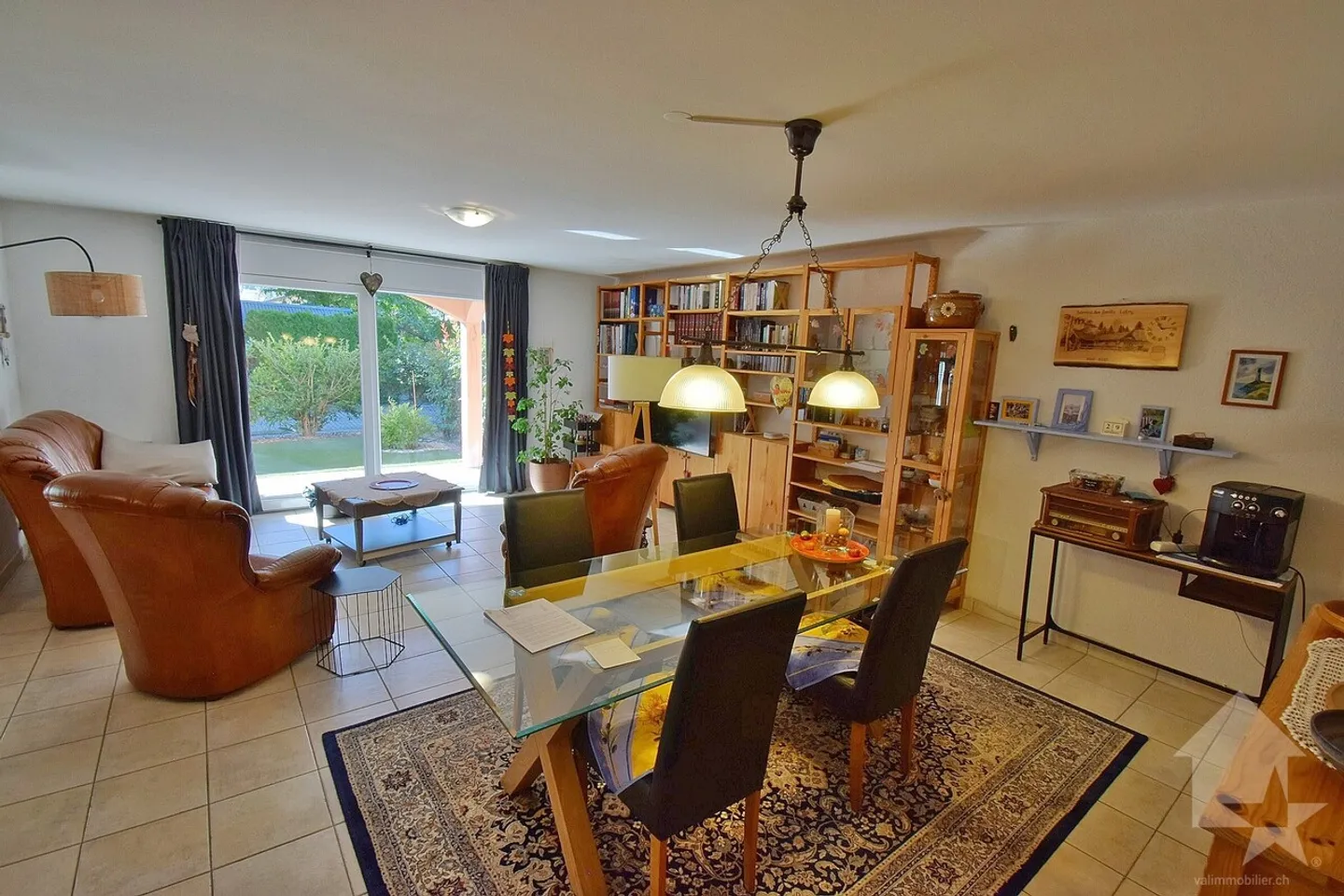 Spacious 4.5-room apartment with 2 parking spaces included - Photo 7 of 13