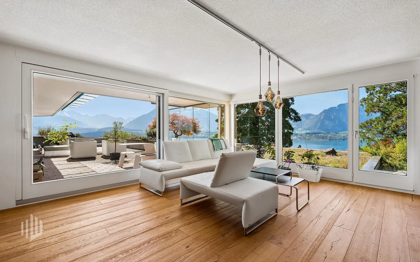 Stilvolles Terrassenhaus mit Seeblick - Foto 4 von 10