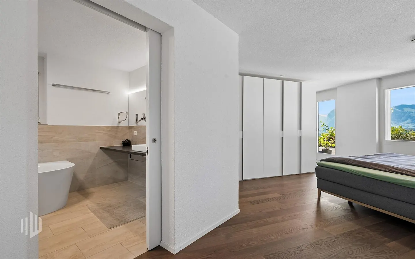 Stilvolles Terrassenhaus mit Seeblick - Foto 7 von 10