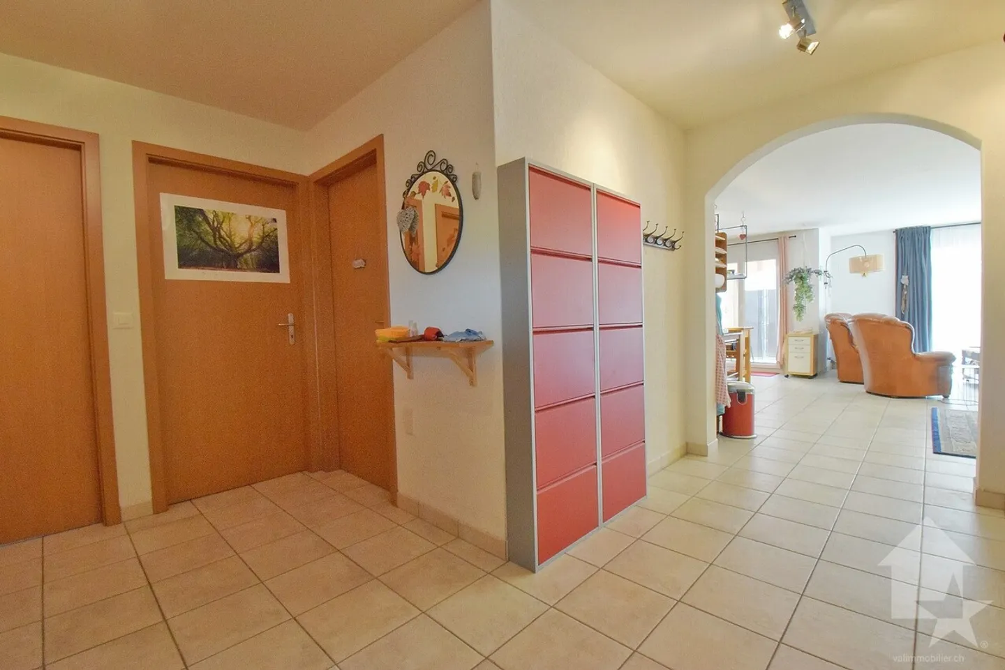 Spacious 4.5-room apartment with 2 parking spaces included - Photo 10 of 13