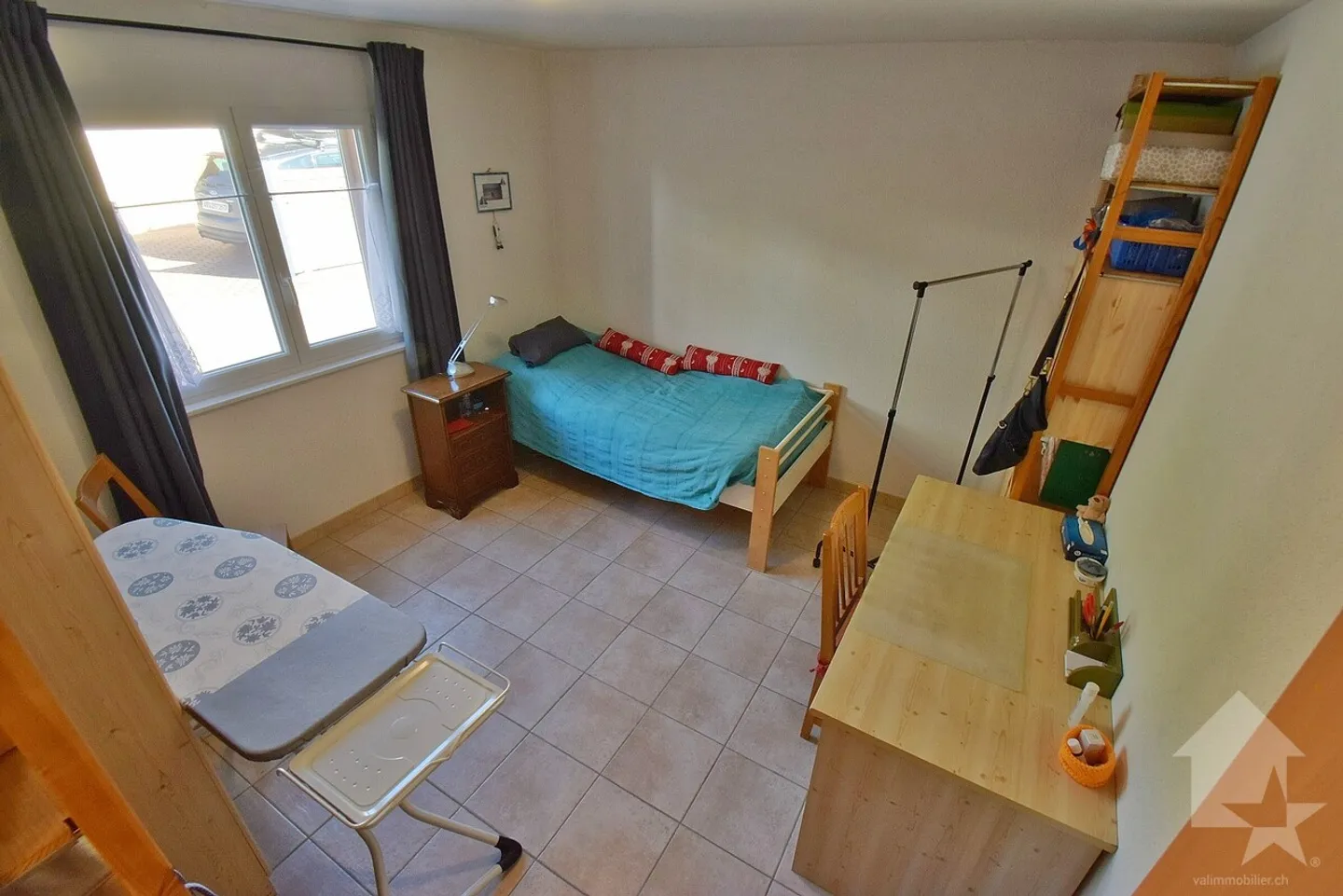 Spacious 4.5-room apartment with 2 parking spaces included - Photo 12 of 13