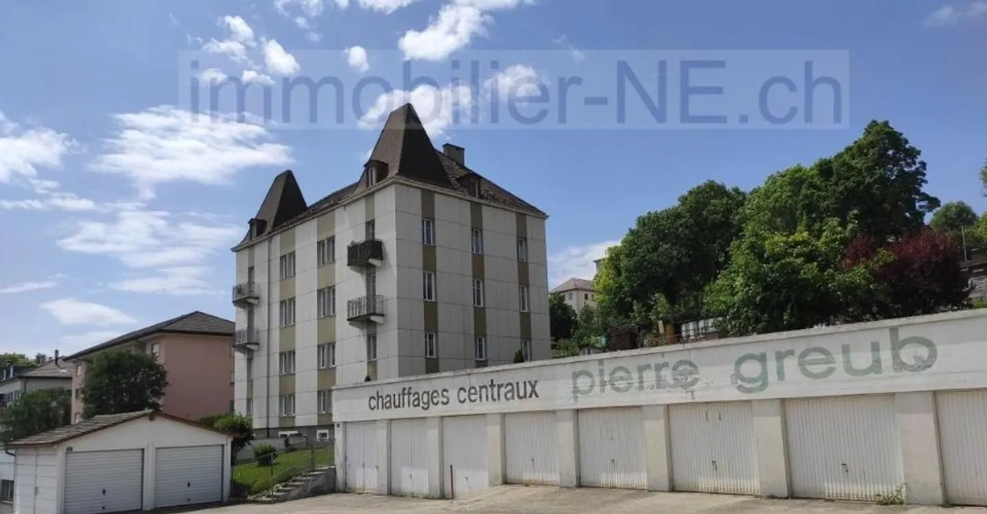 Immeuble de rendement avec 9 appartements, 1 atelier et 8 garages - Foto 1 di 9