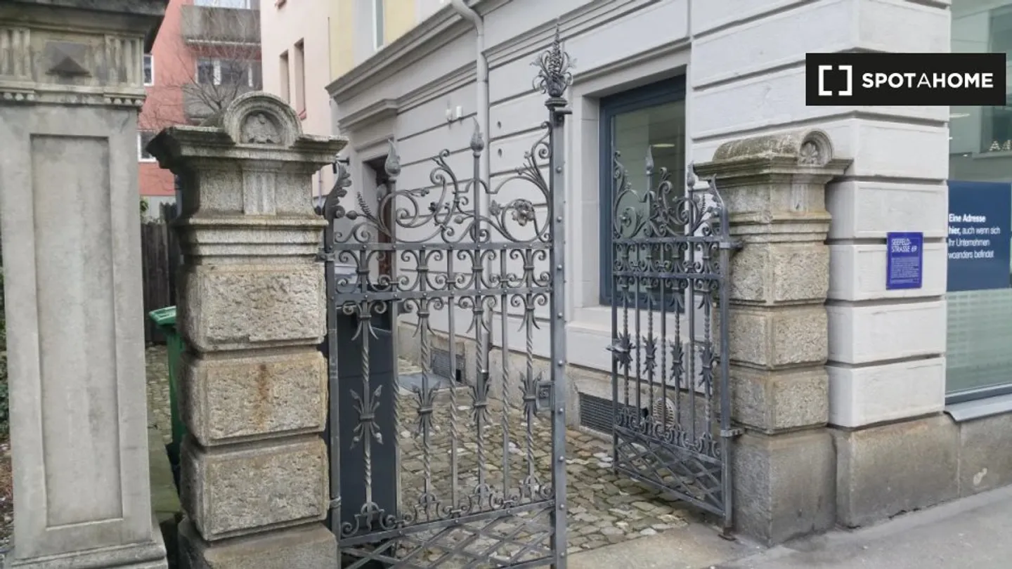 Discover, visit and rent your new home online with full confidence. - Photo 3 of 11