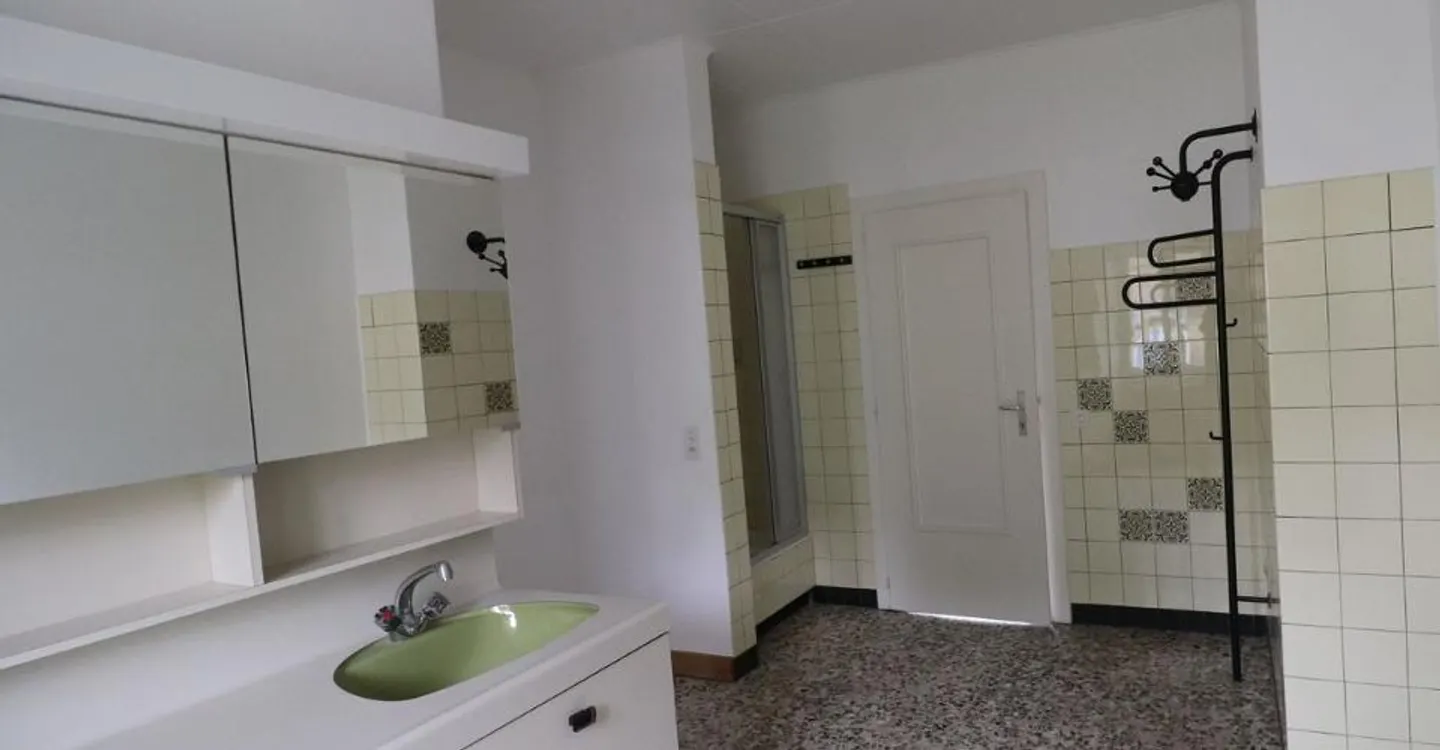 Immeuble de rendement avec 9 appartements, 1 atelier et 8 garages - Foto 5 di 9