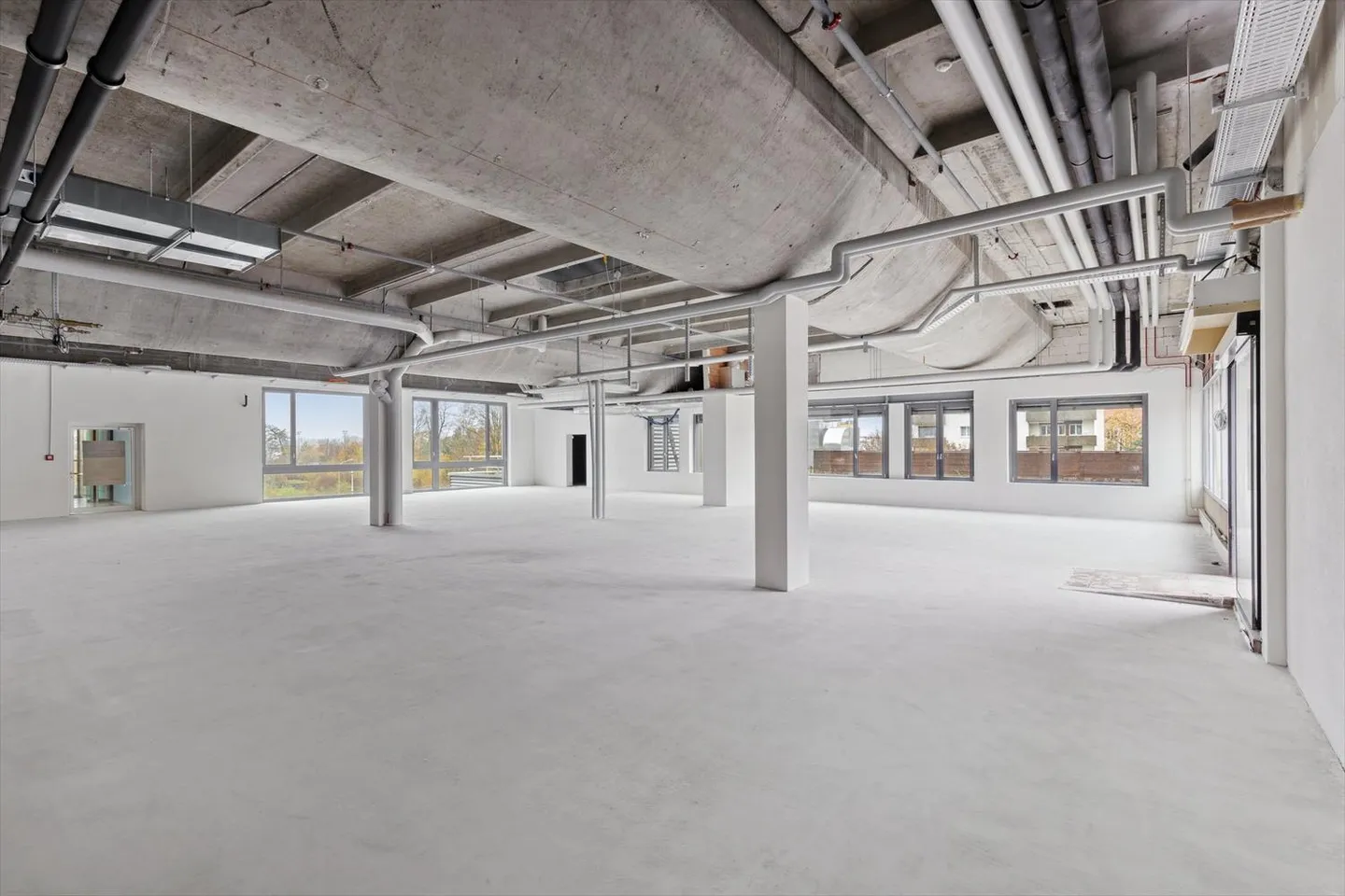 Space for new business ideas on the 2nd floor of the Seepark shopping center - Photo 13 of 13