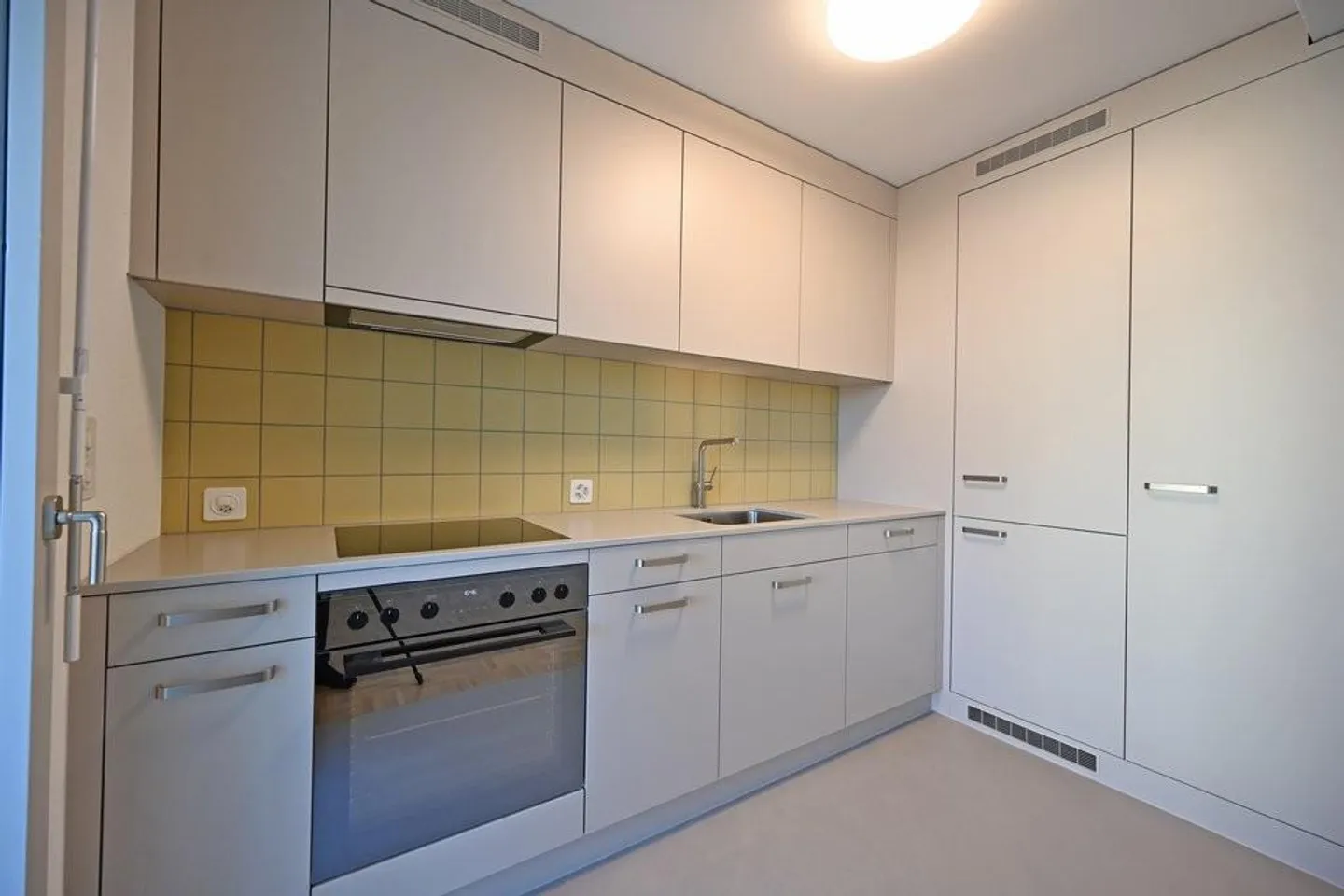 Modern Living in the City of Bern - Photo 2 of 7